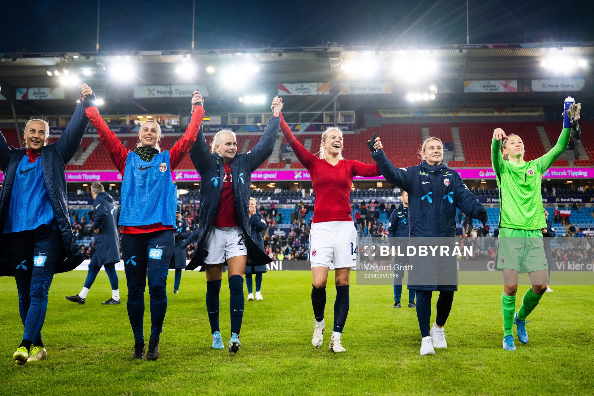 Nora Eide Lie, Karina Sævik, Ada Hegerberg, Lisa Fjeldstad Naalsund, goalkeeper Cecilie Fiskerstrand and players of Norway celebrate after the FIFA Women's World Cup Qualifier football match between Norway and Poland on April 12, 2022 in Oslo.