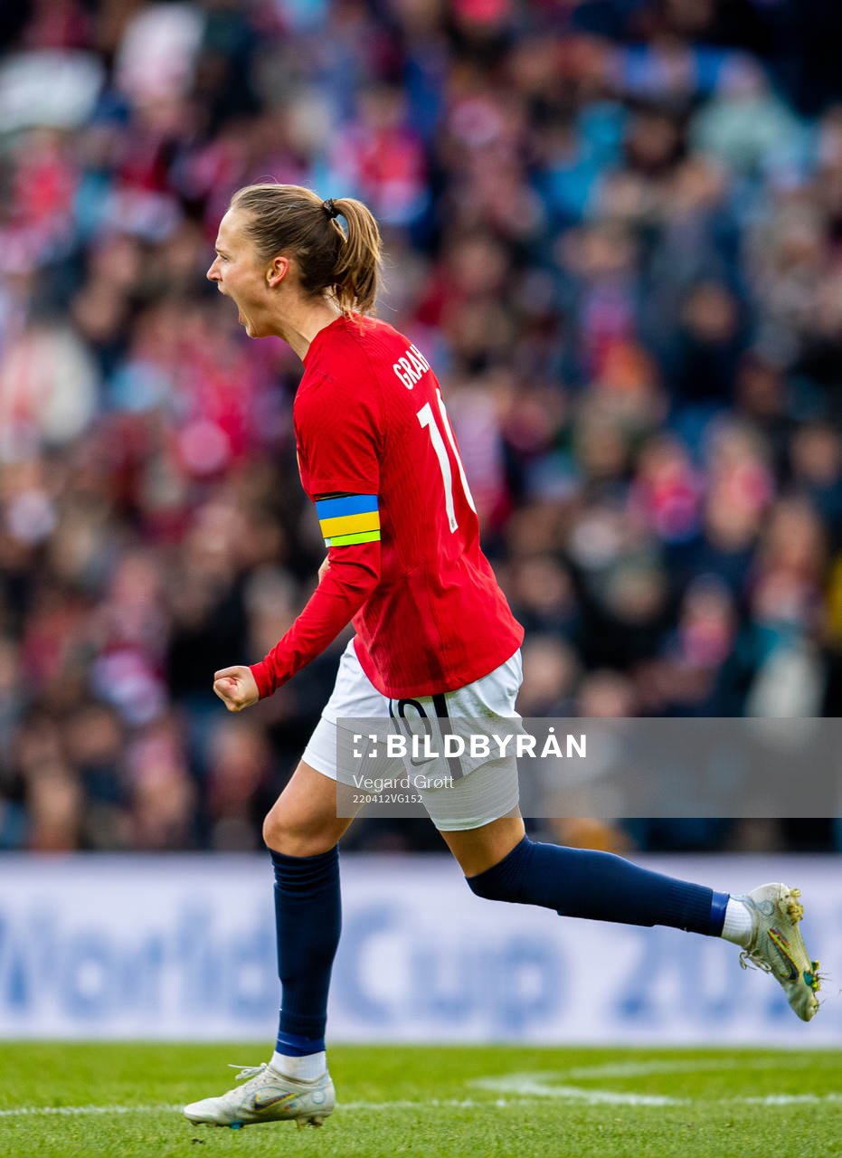 Caroline Graham Hansen of Norway celebrates