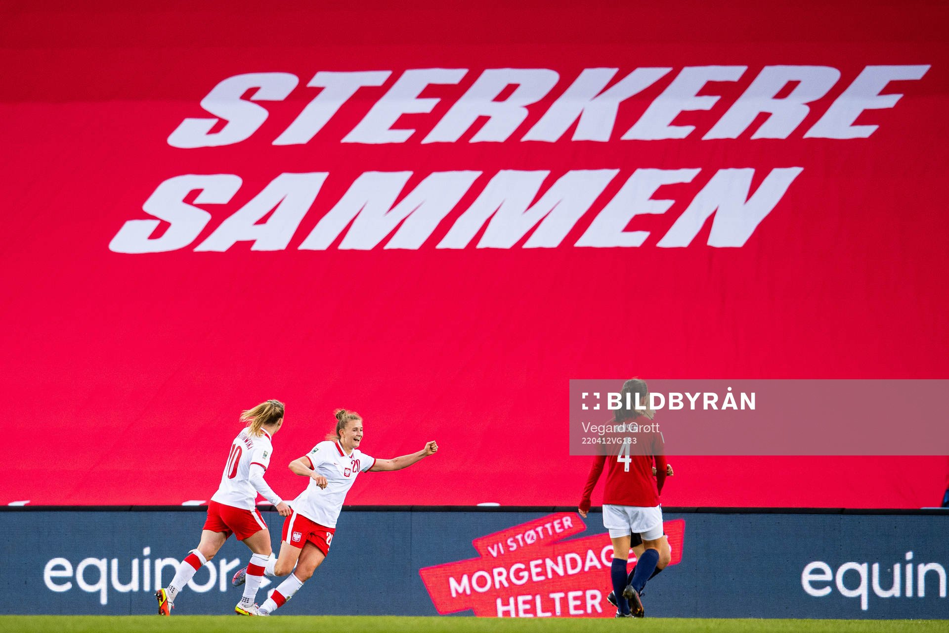 Nikola Karczewska of Poland celebrates