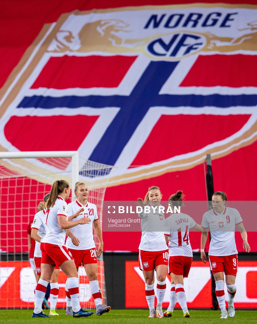 Nikola Karczewska of Poland celebrates with Weronika