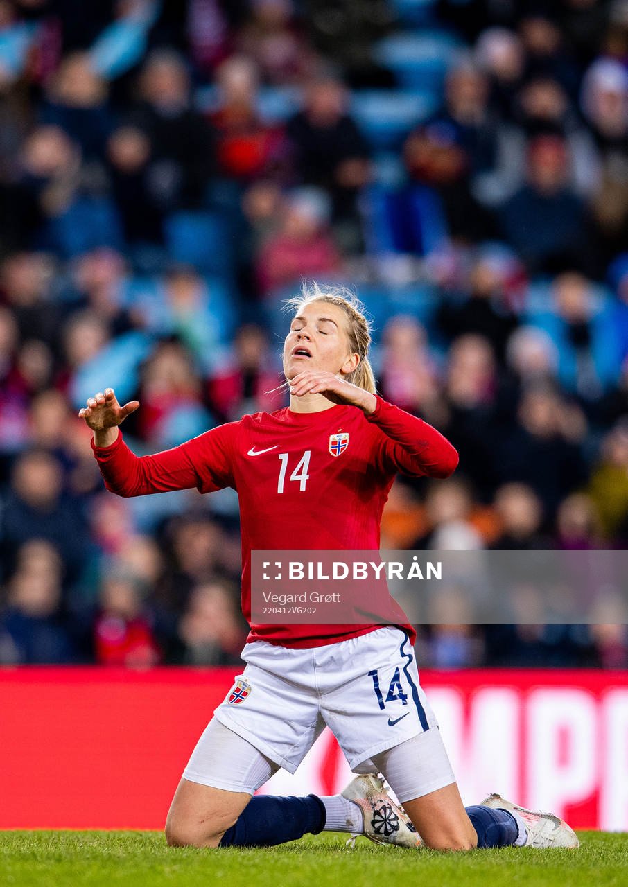 Ada Hegerberg of Norway reacts