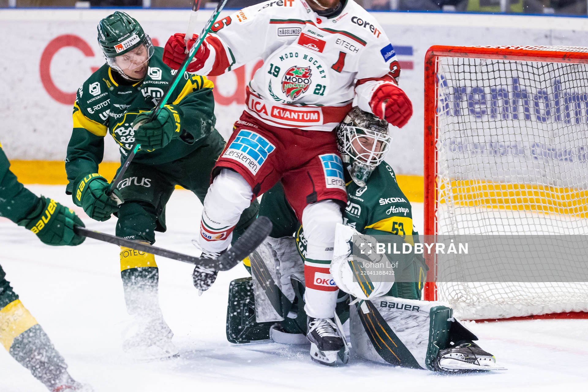 Modos Sebastian Ohlsson kör på Björklövens målvakt