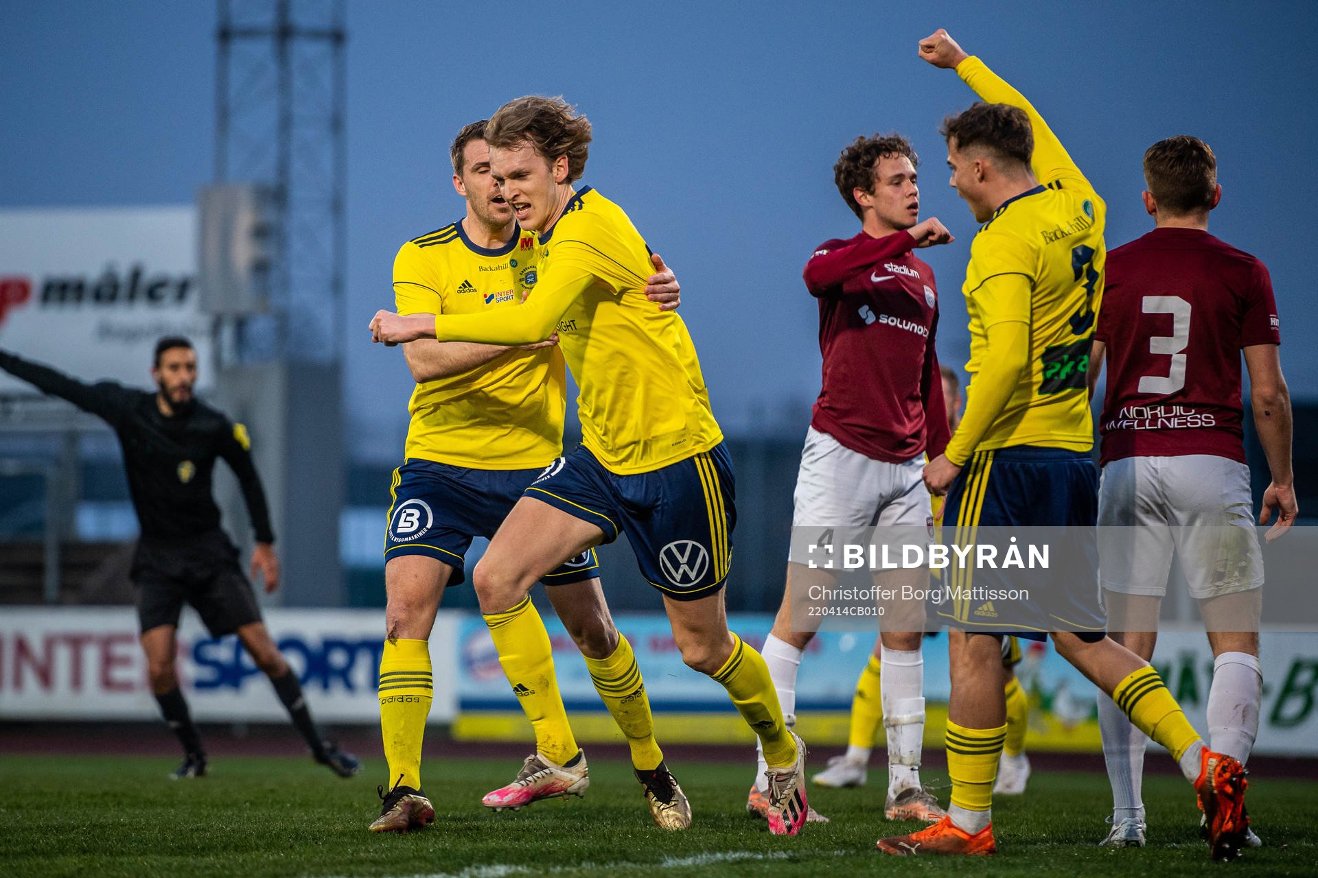 Ängelholms Erik Widén jublar