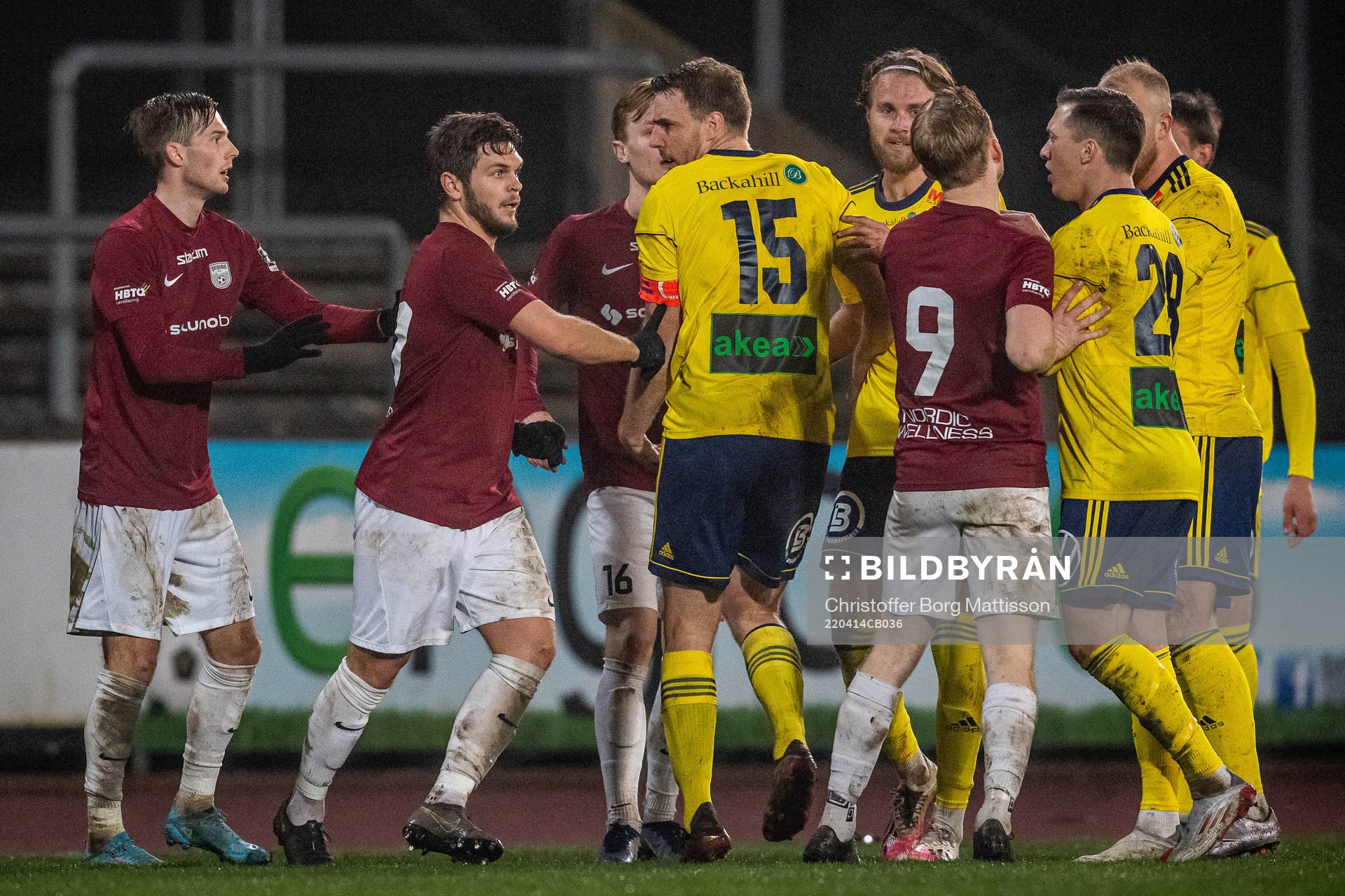 Bråk mellan spelare från båda lagen