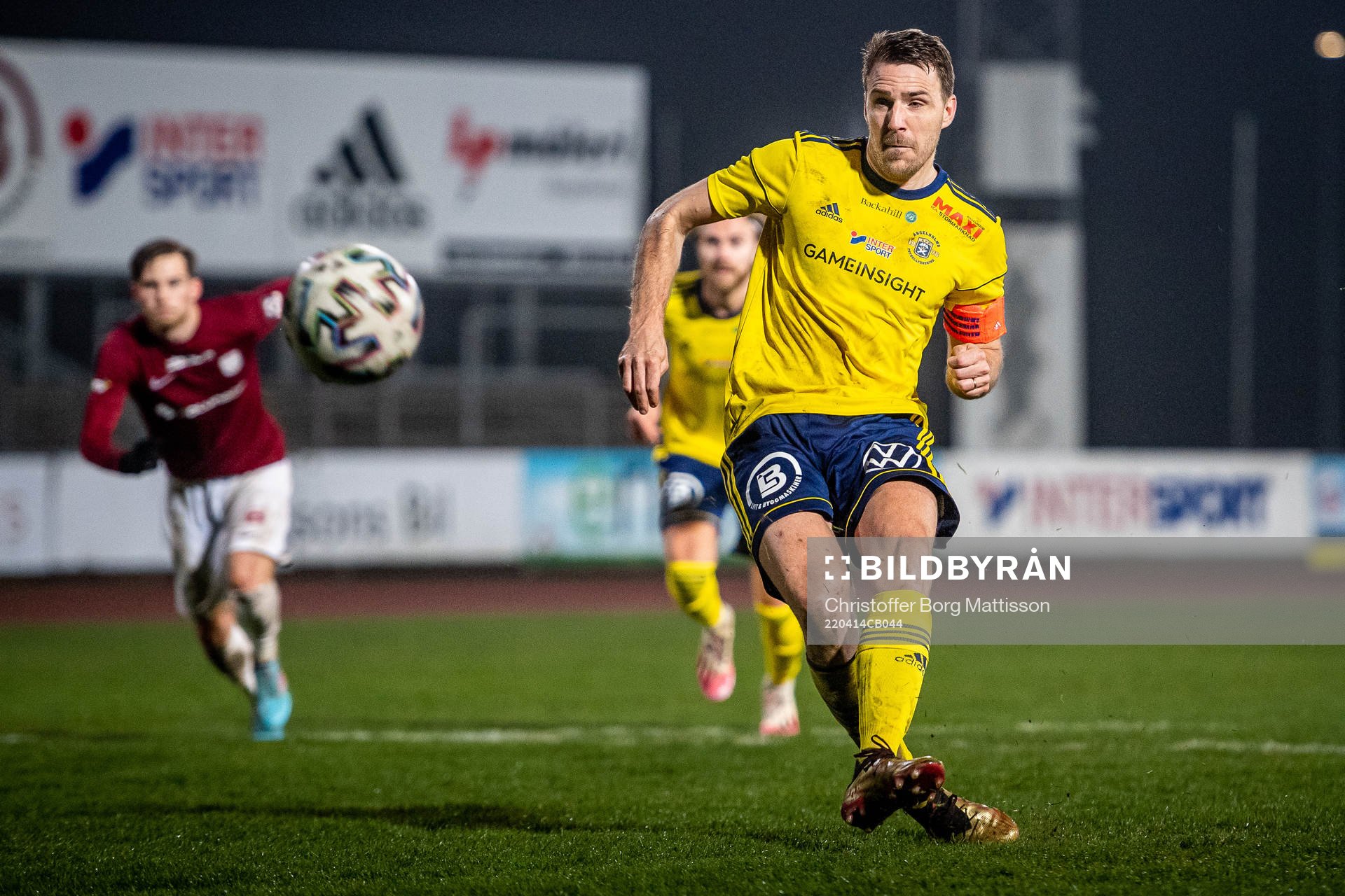Ängelholms Johan Oremo gör 2-1 på straffspark