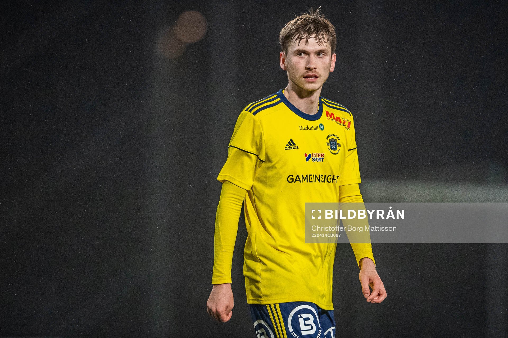 Ängelholms Edvin Nilsson under fotbollsmatchen i Division 1 södra mellan Ängelholms FF och Qviding FIF den 14 april 2022 i Ängelholm. 