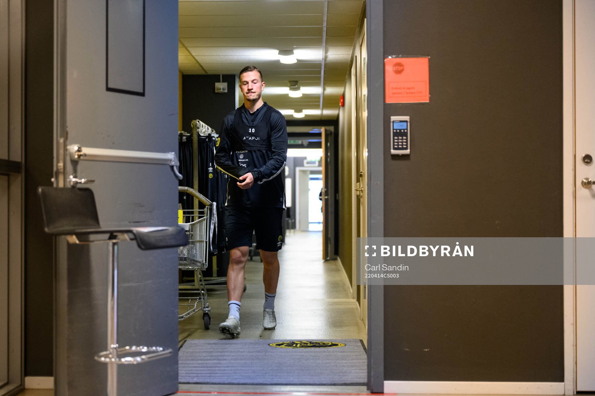 Elfsborgs Simon Olsson i korridoren från omklädningsrummet