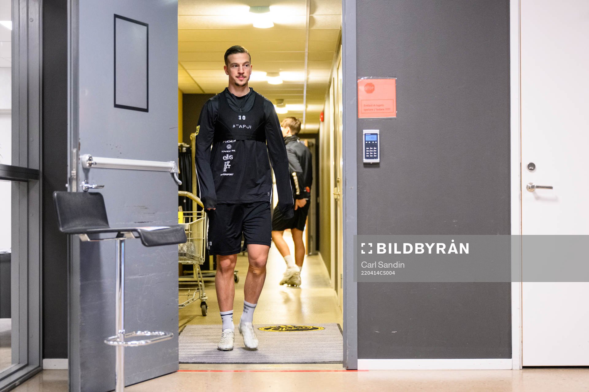 Elfsborgs Simon Olsson i korridoren från omklädningsrummet