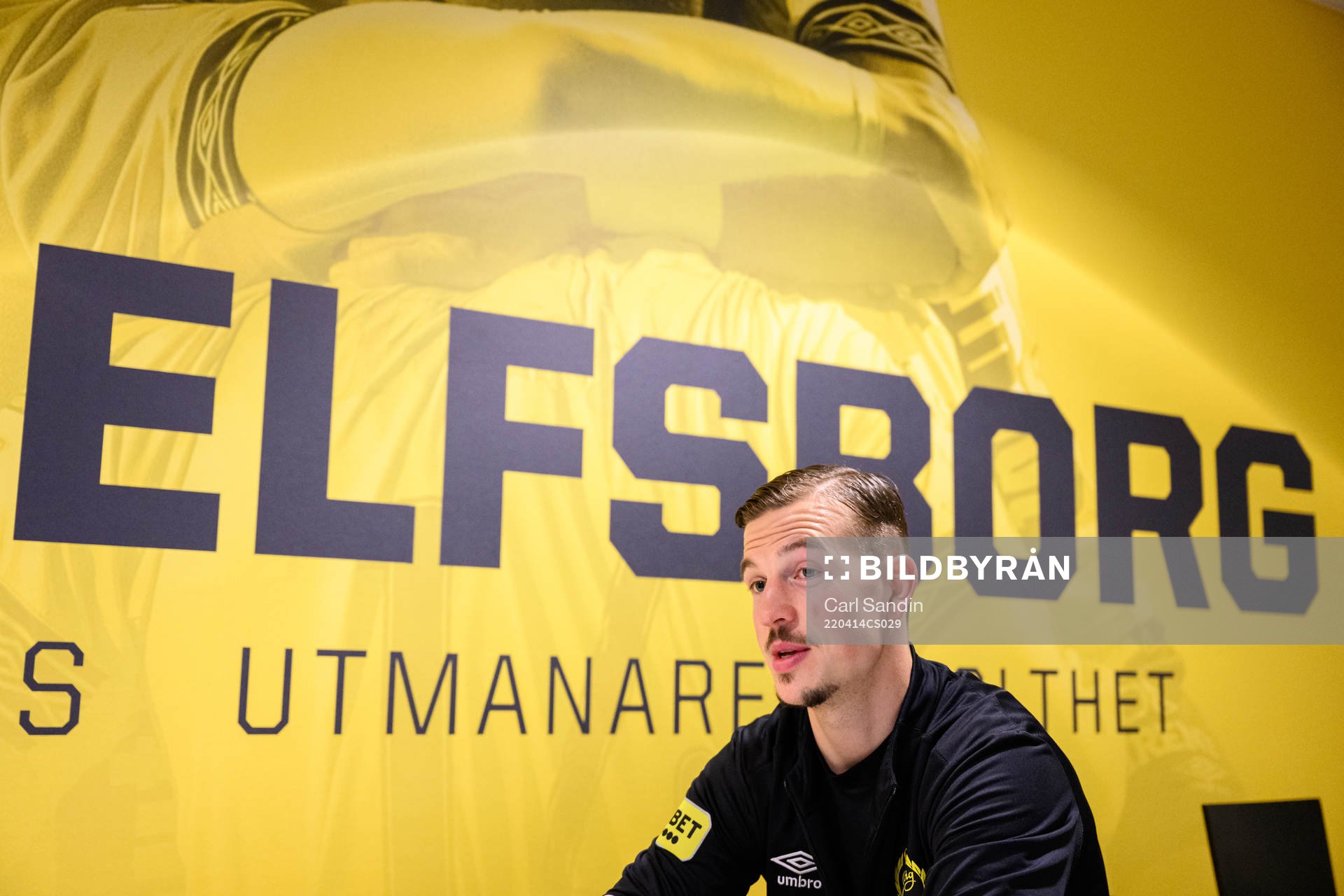 Elfsborgs Simon Olsson blir intervjuad
