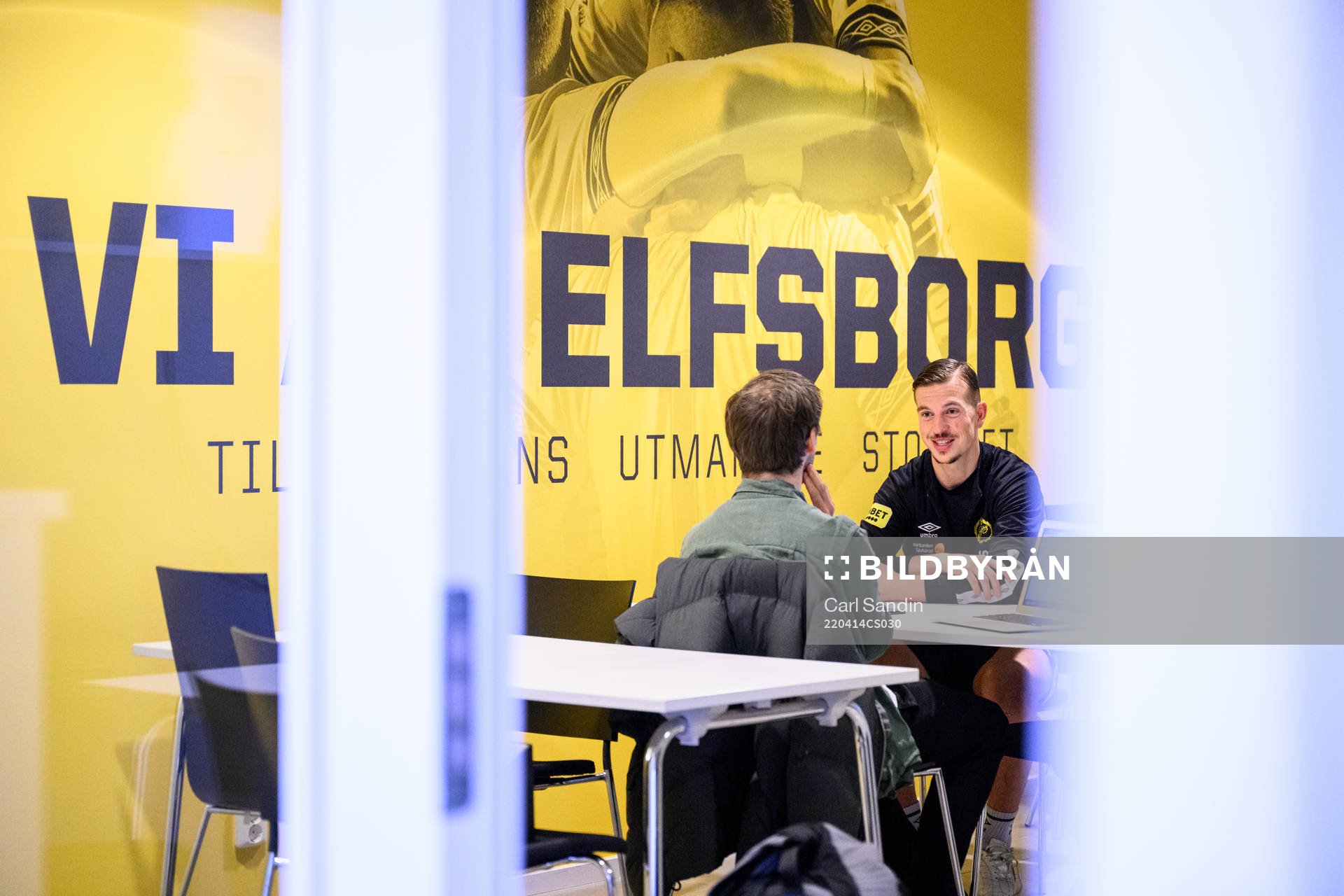 Elfsborgs Simon Olsson blir intervjuad