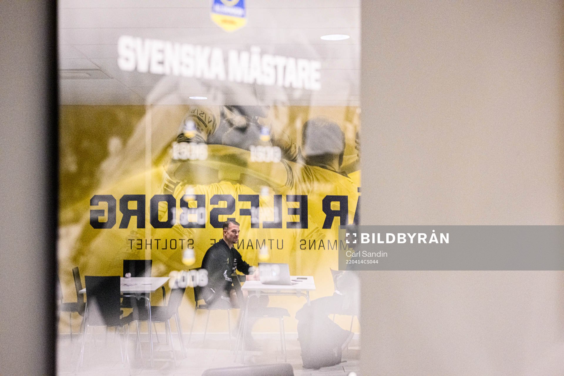 Elfsborgs Simon Olsson blir intervjuad
