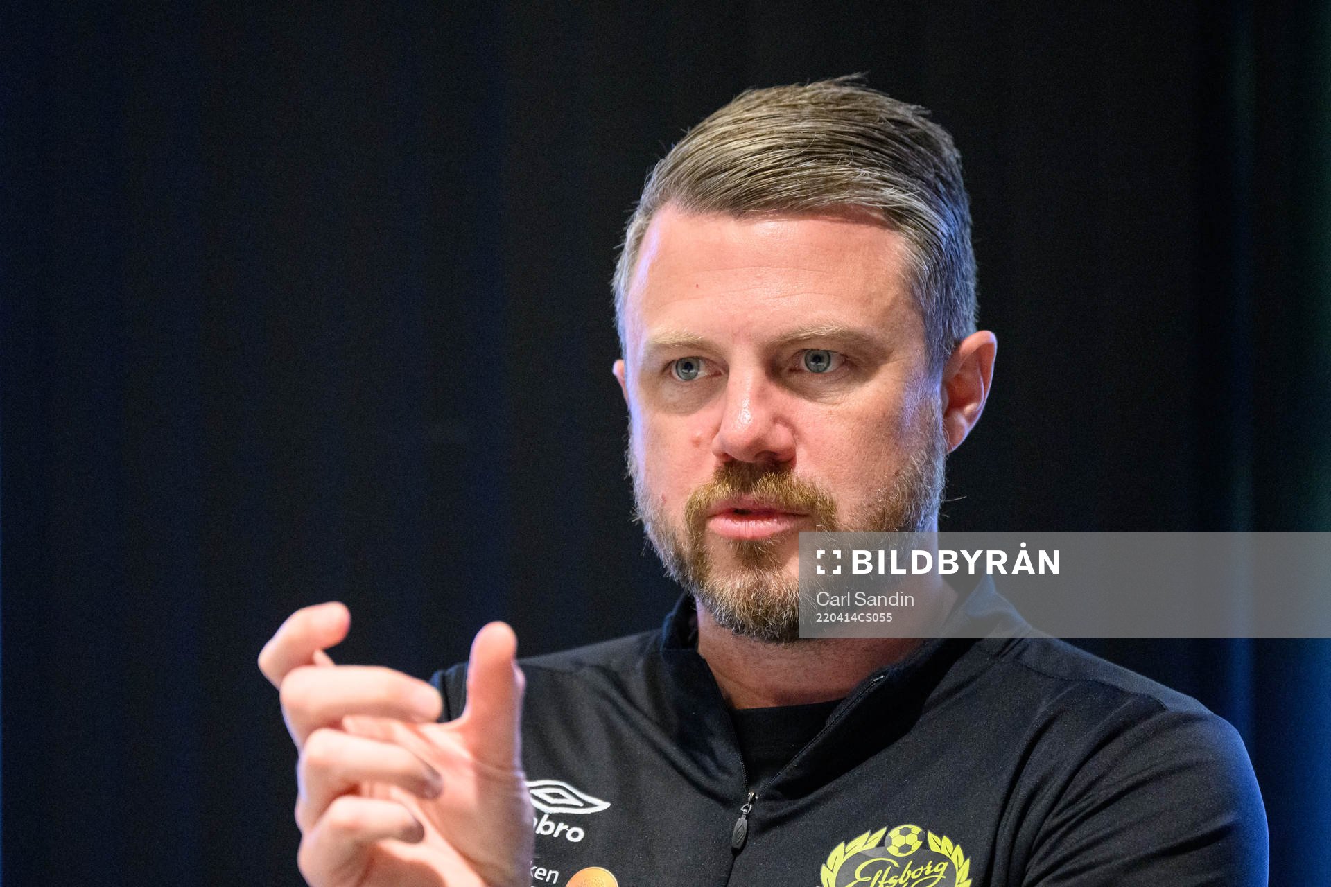 Elfsborgs manager Jimmy Thelin blir intervjuad