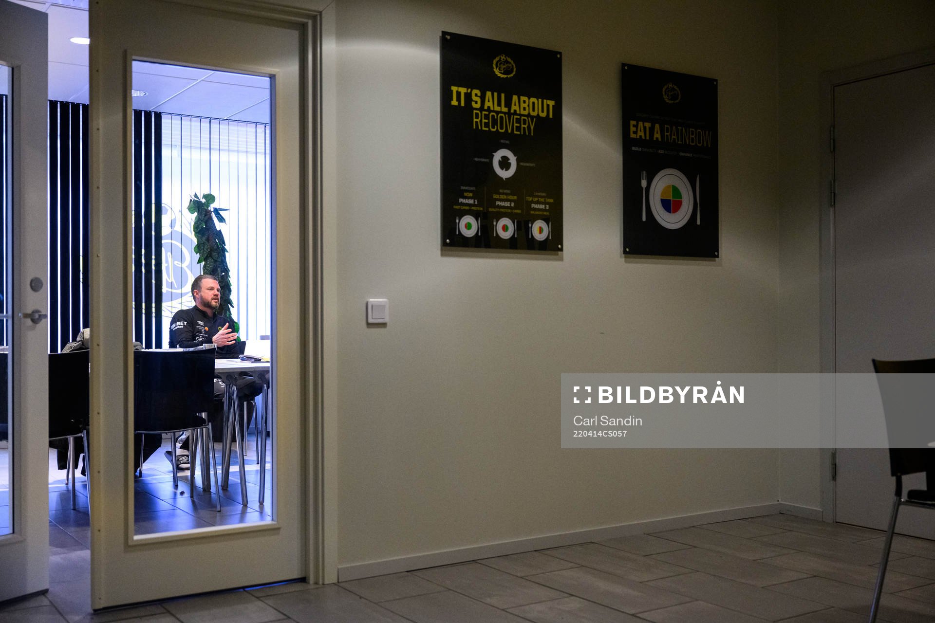 Elfsborgs manager Jimmy Thelin blir intervjuad