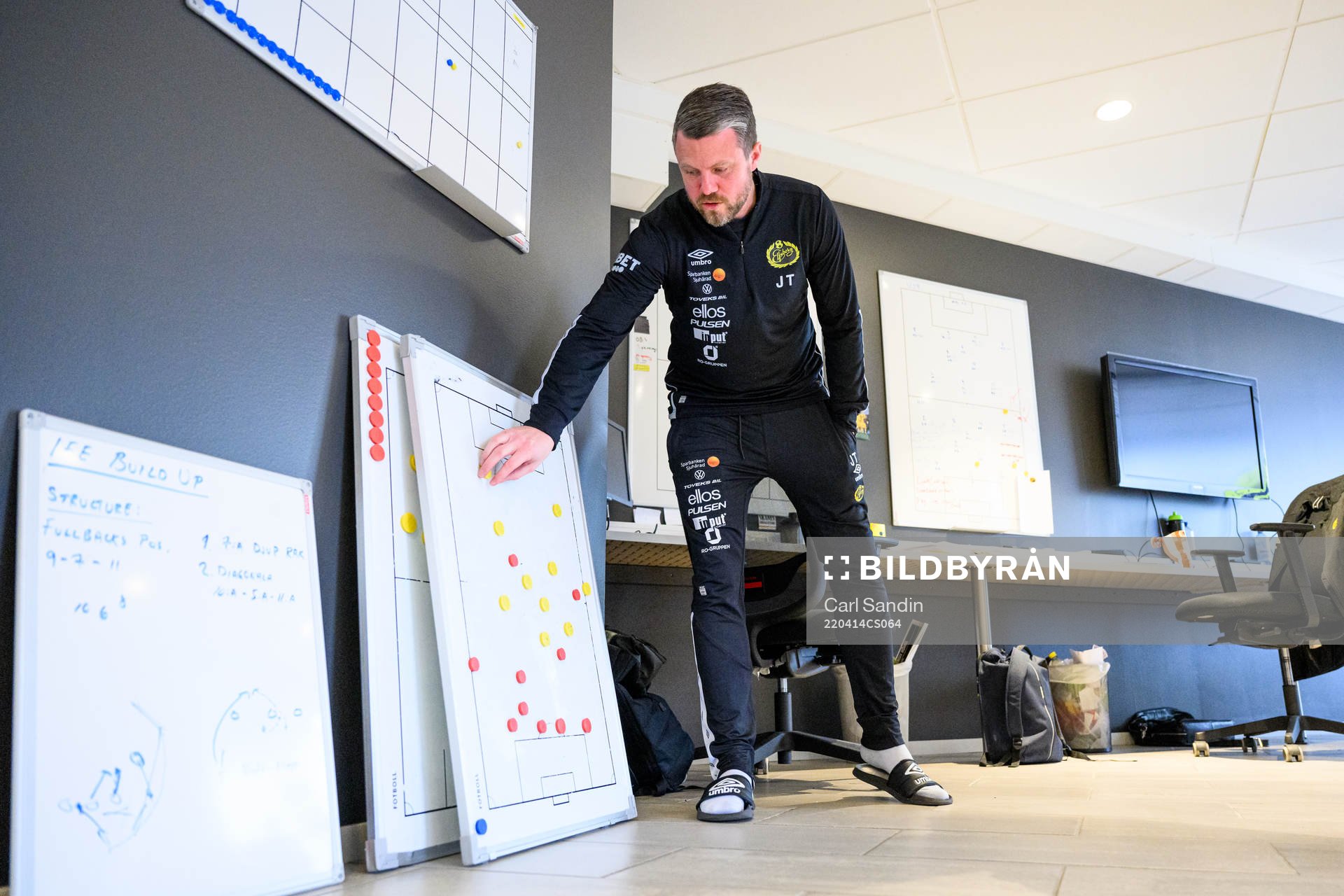 Elfsborgs manager Jimmy Thelin arbetar