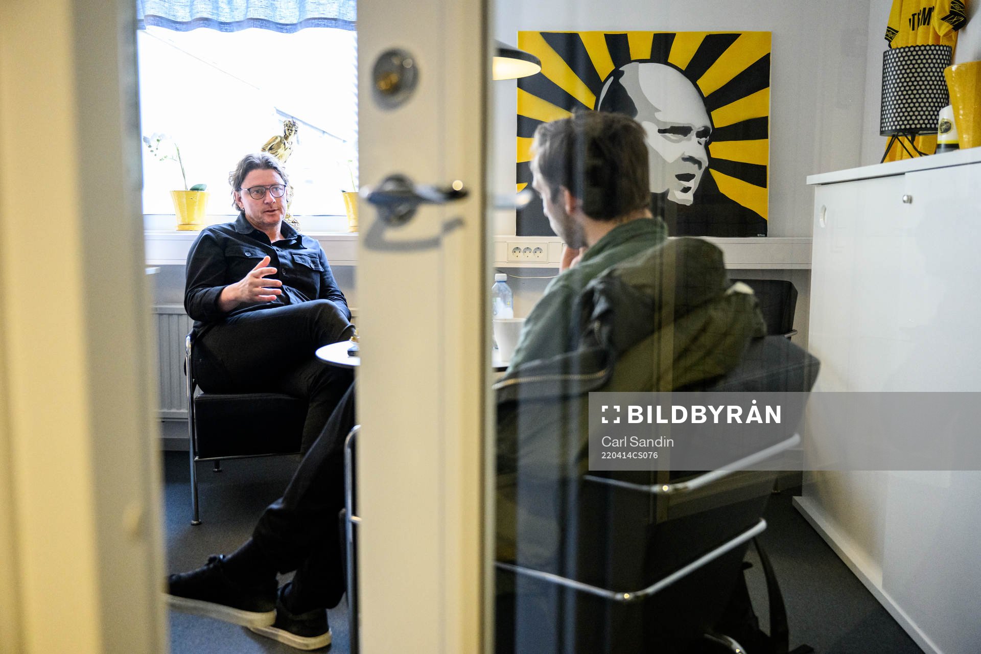 Elfsborgs sportchef Stefan Andreasson blir intervjuad av