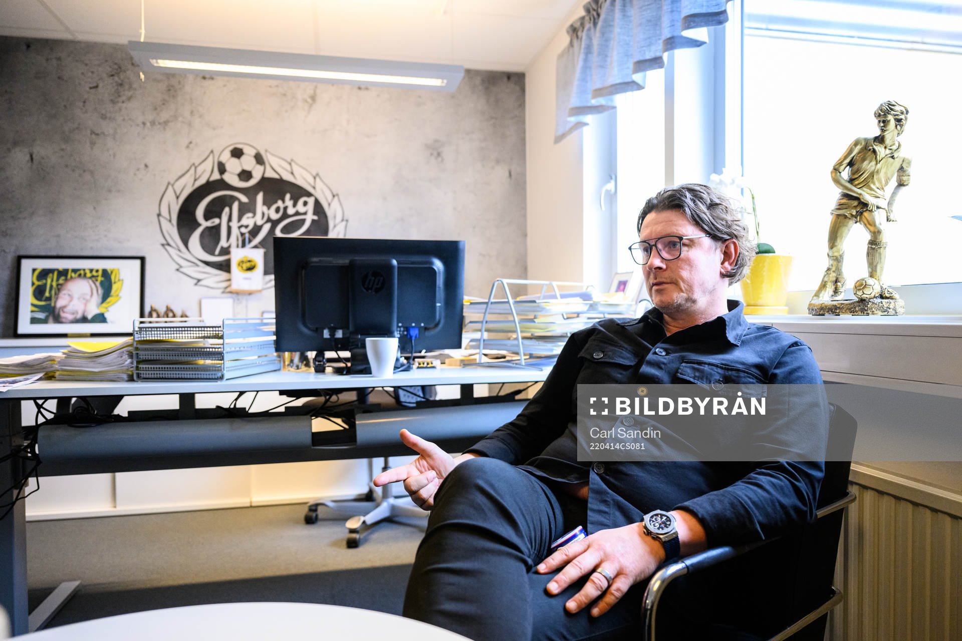 Elfsborgs sportchef Stefan Andreasson blir intervjuad