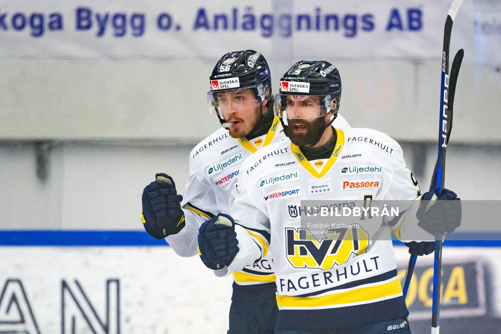 s Fredrik Forsberg och Taylor Matson jublar