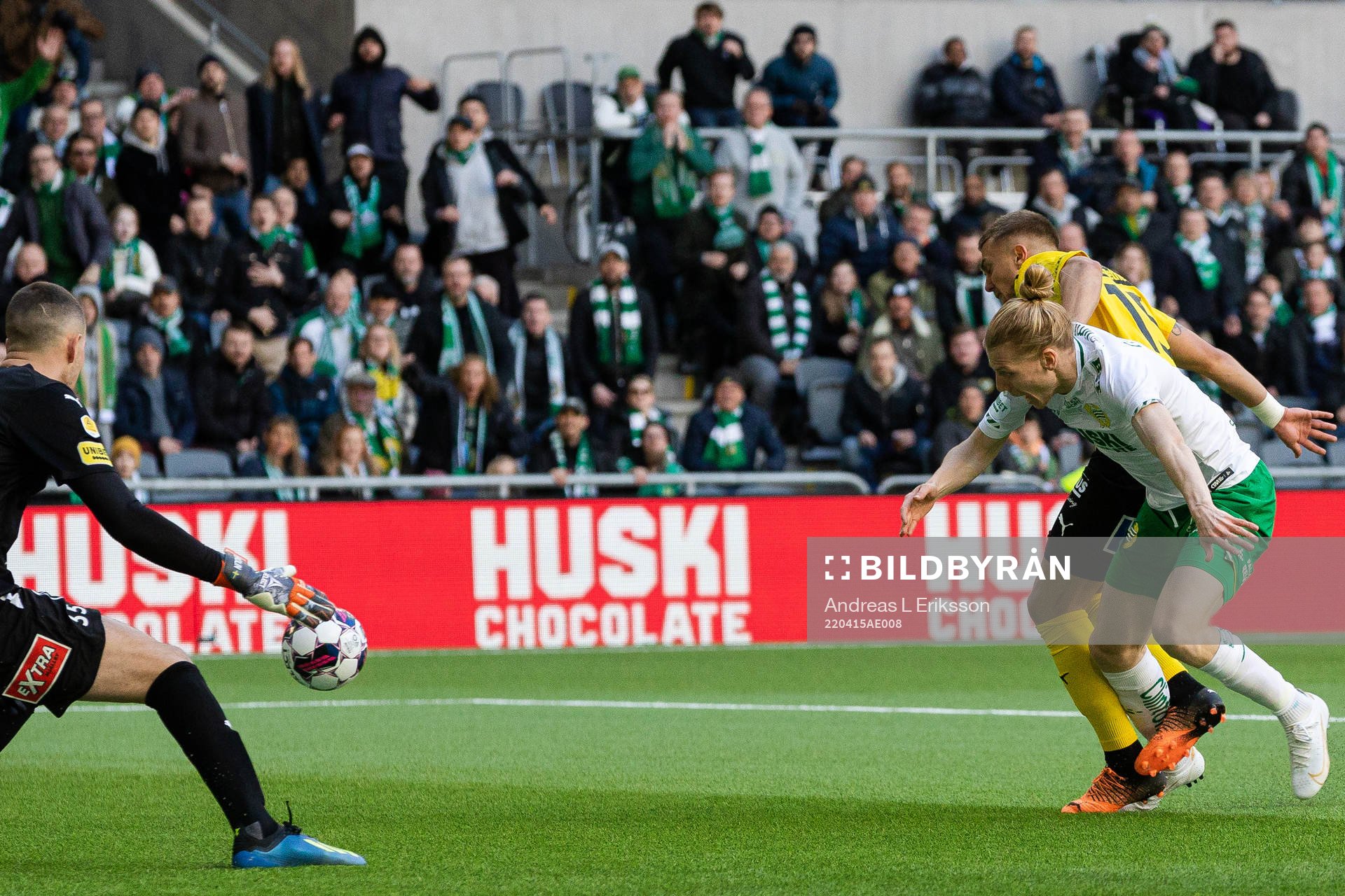 Hammarbys Gustav Ludwigson och Mjällbys Ivan Kričak