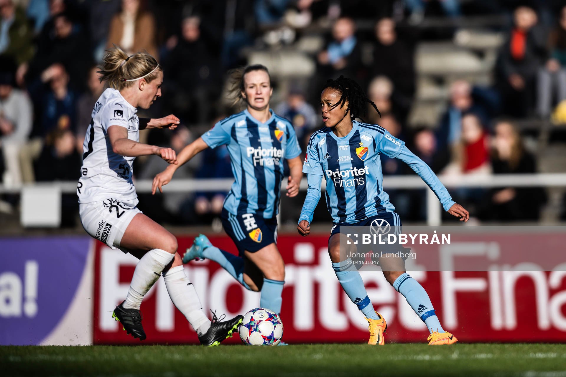 Rosengårds Mia Persson och Djurgårdens Linda Maserame