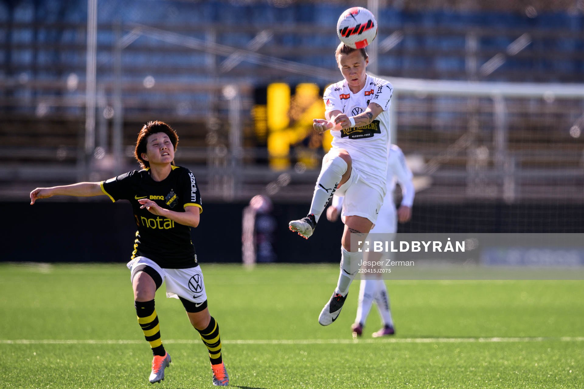 s Honoka Hayashi och Häckens Marika Bergman Lundin