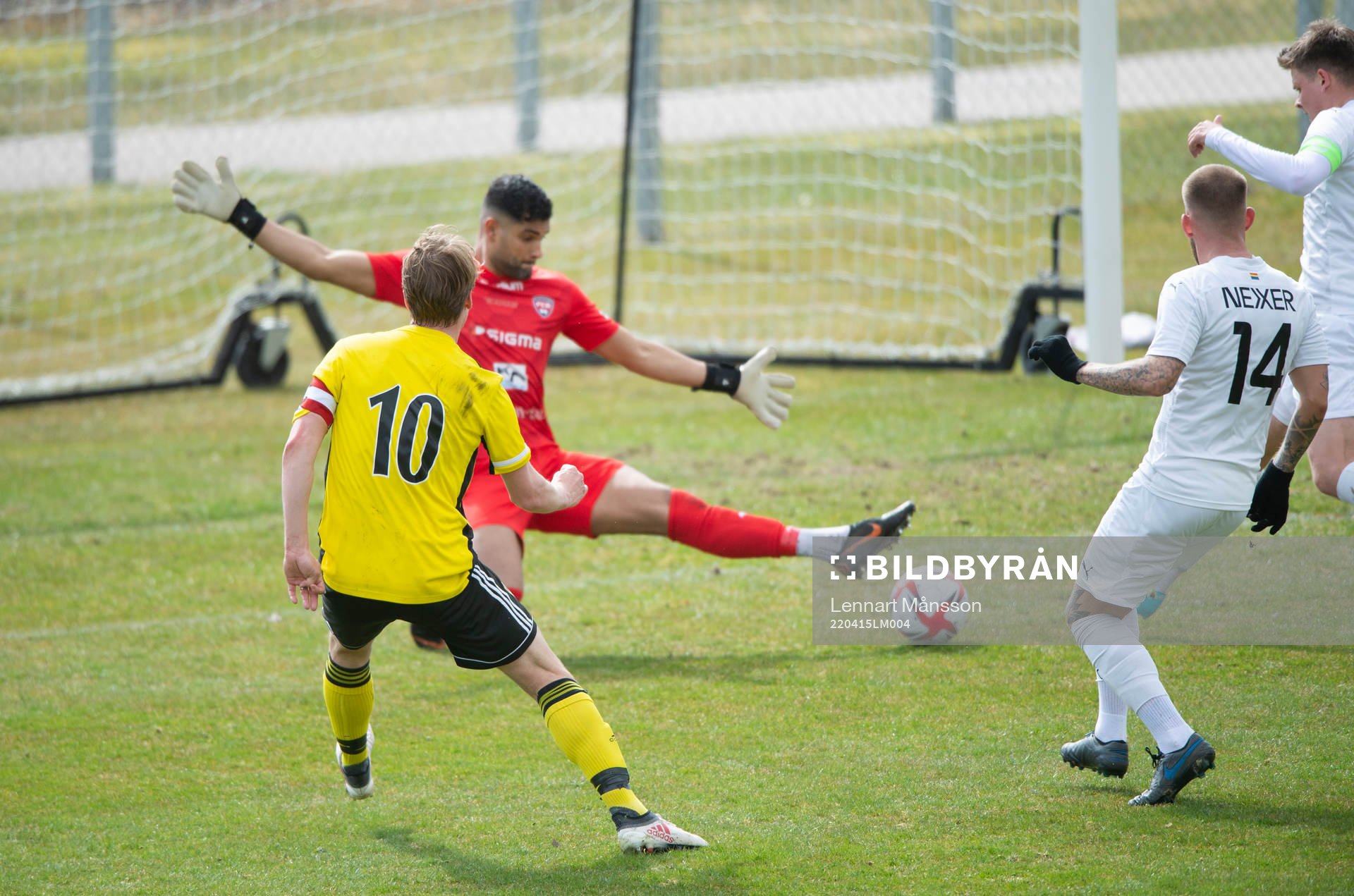 IFK Hässleholms Robin Strömberg nära mål men