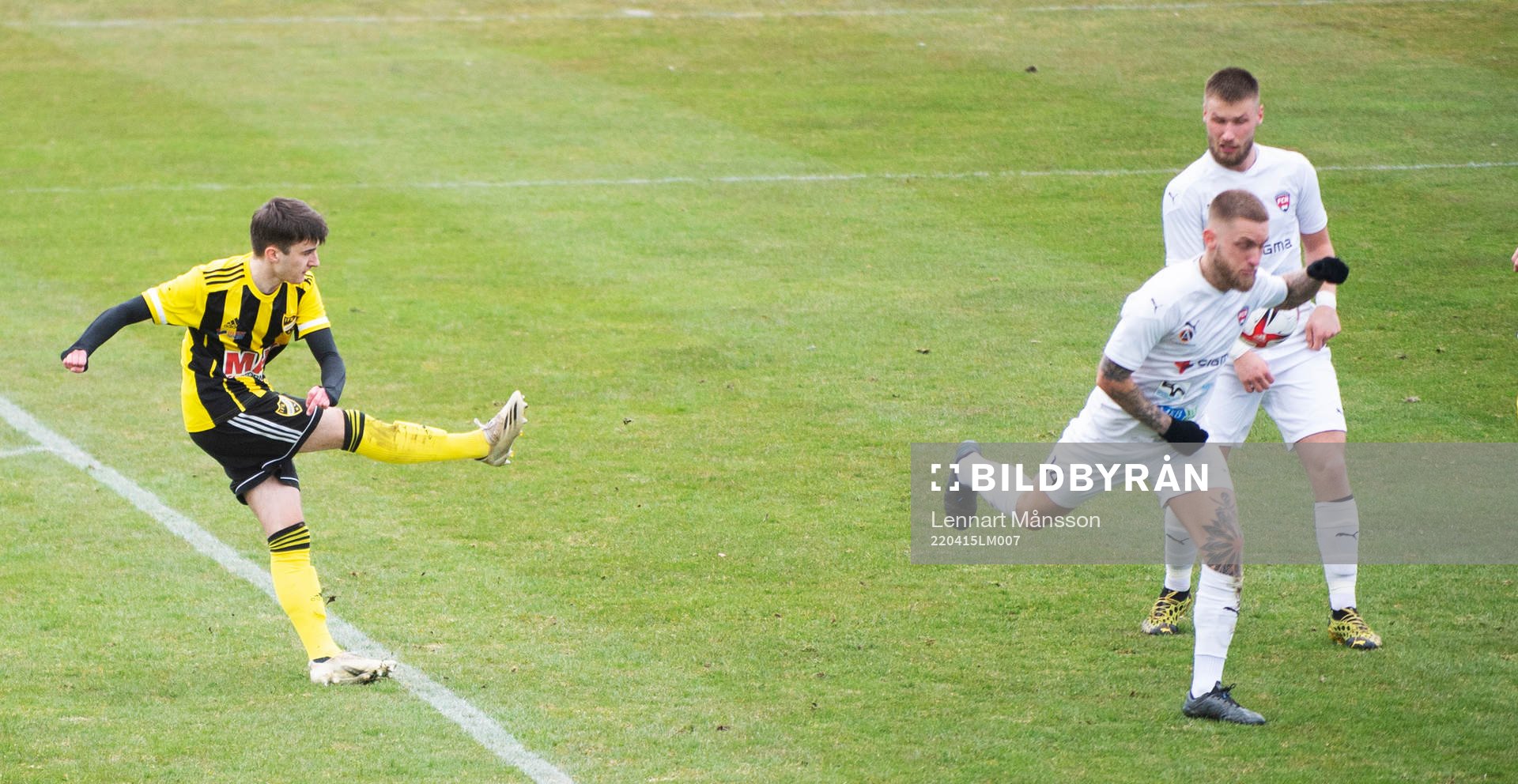 IFK Hässleholms Armin Culum skjuter i matchen i div. 2