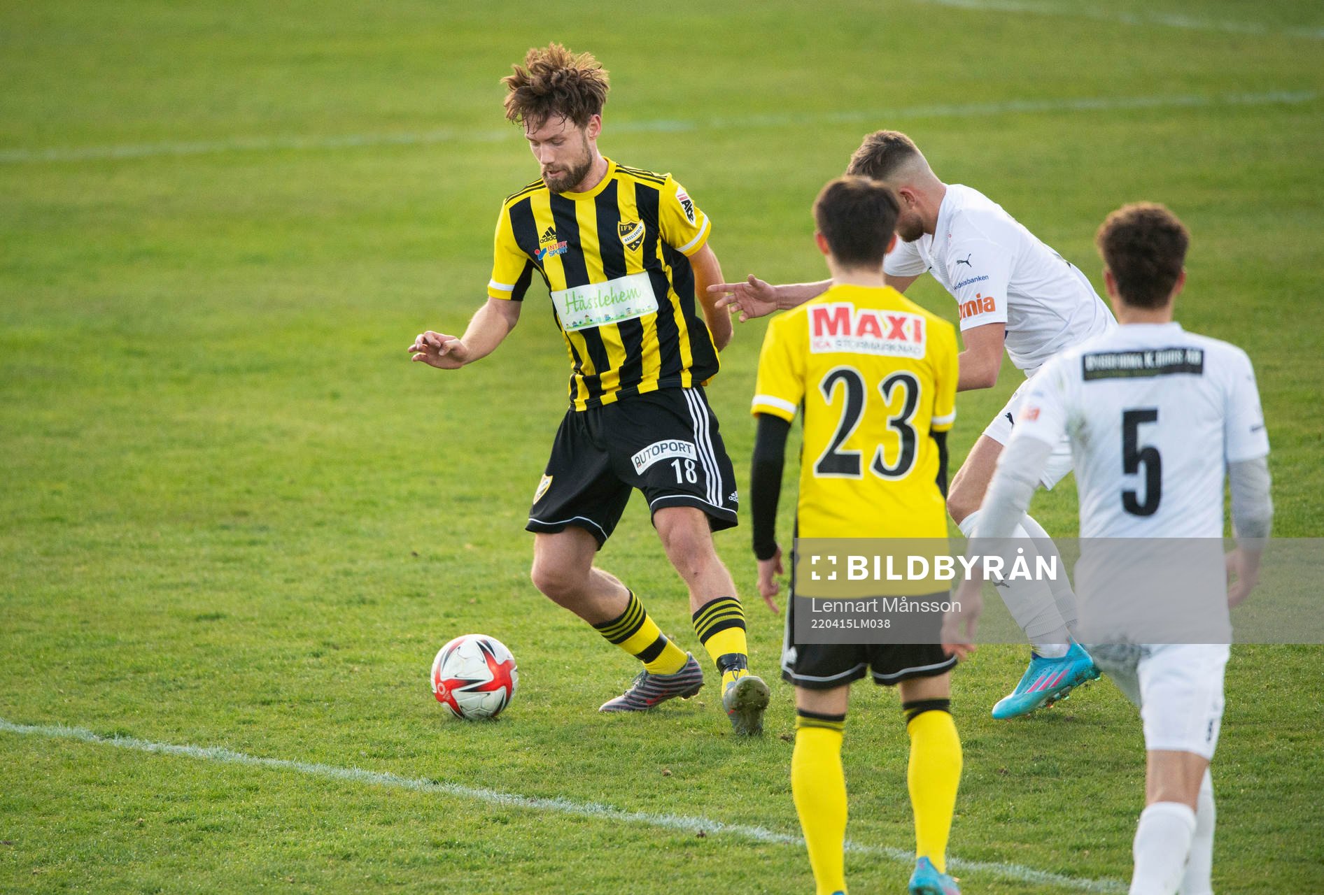IFK Hässleholms Albin Ekström i matchen i div. 2 Södra
