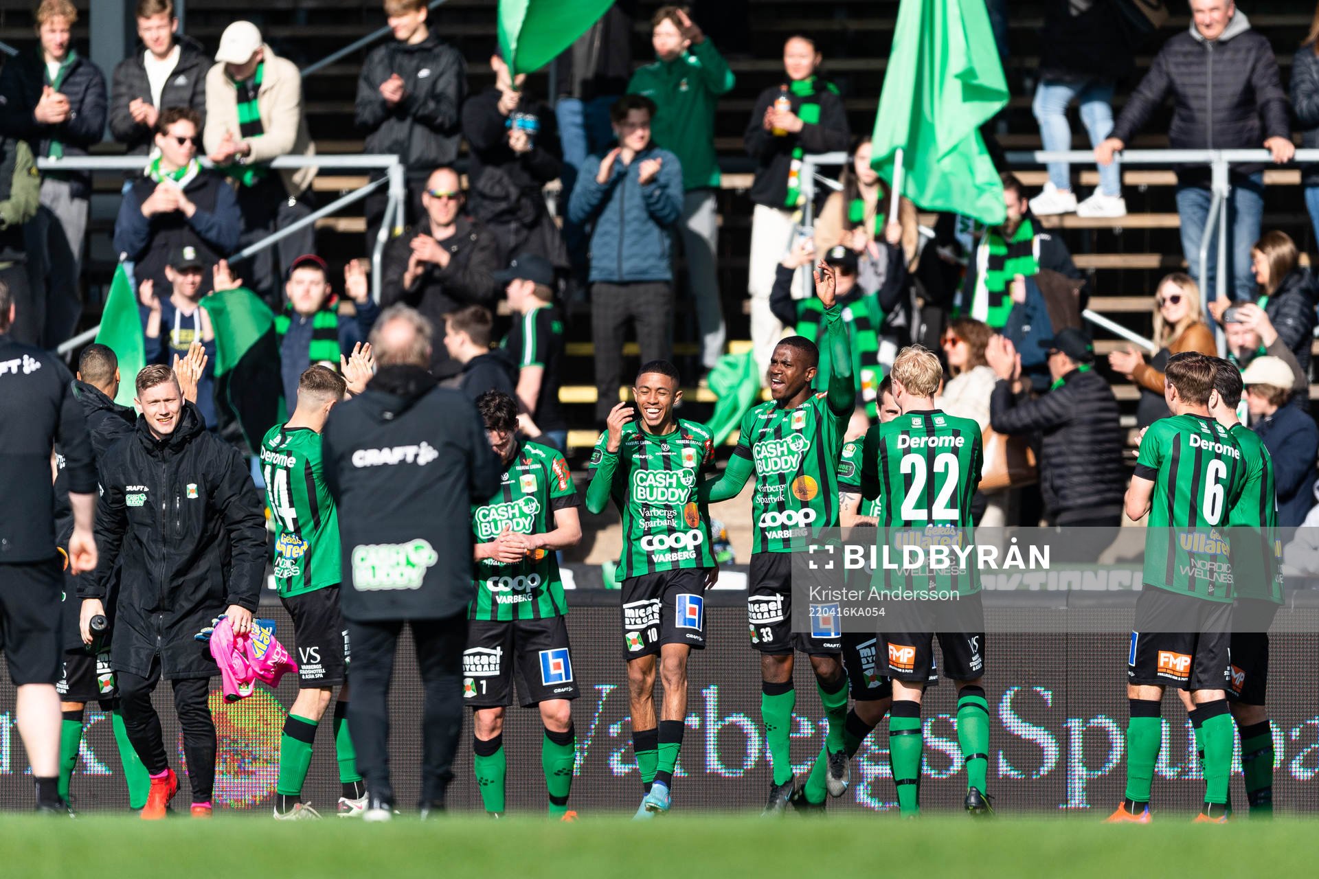 Varbergs spelare jublar