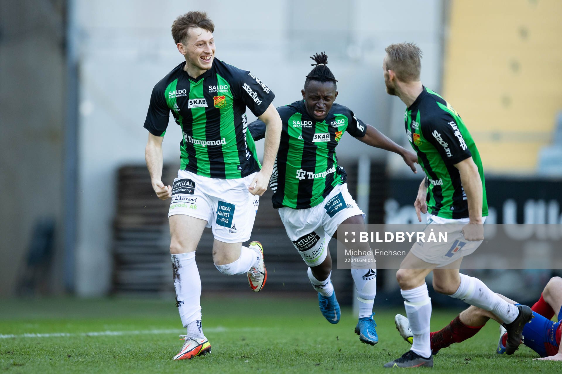 GAIS Ben Morris jublar med lagkamrater