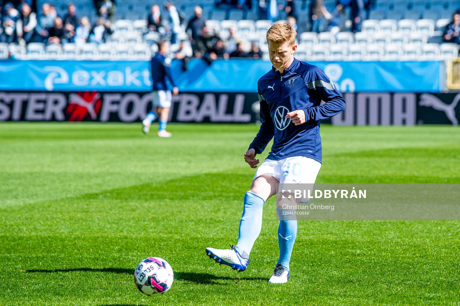 Malmö FFs Anders Christiansen värmer upp