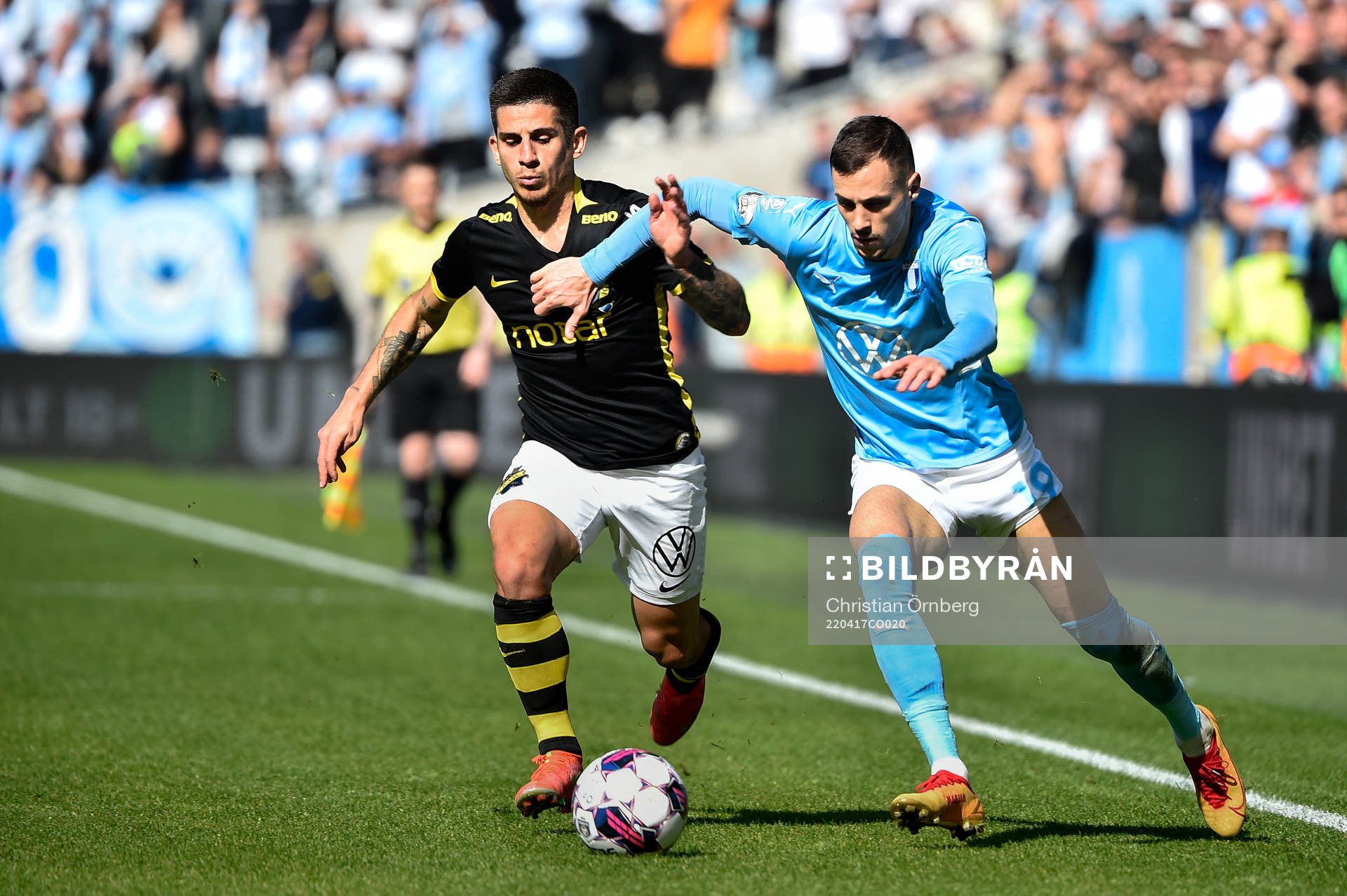 s Nicolas Stefanelli och Malmö FFs Veljko Birmancevic