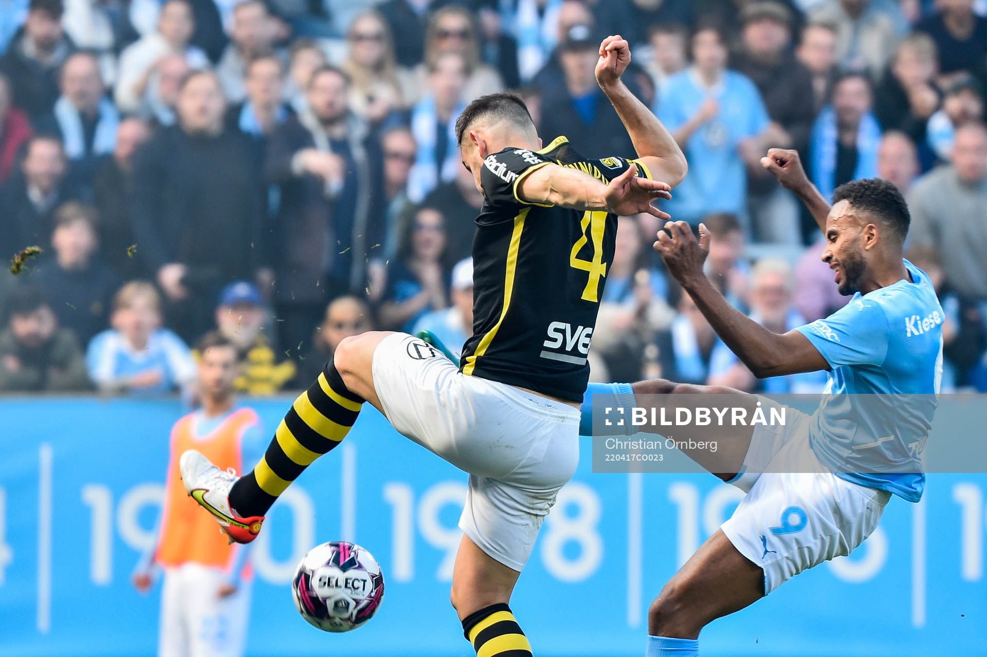 s Sotirios Papagiannopoulos och Malmö FFs Isaac Kiese