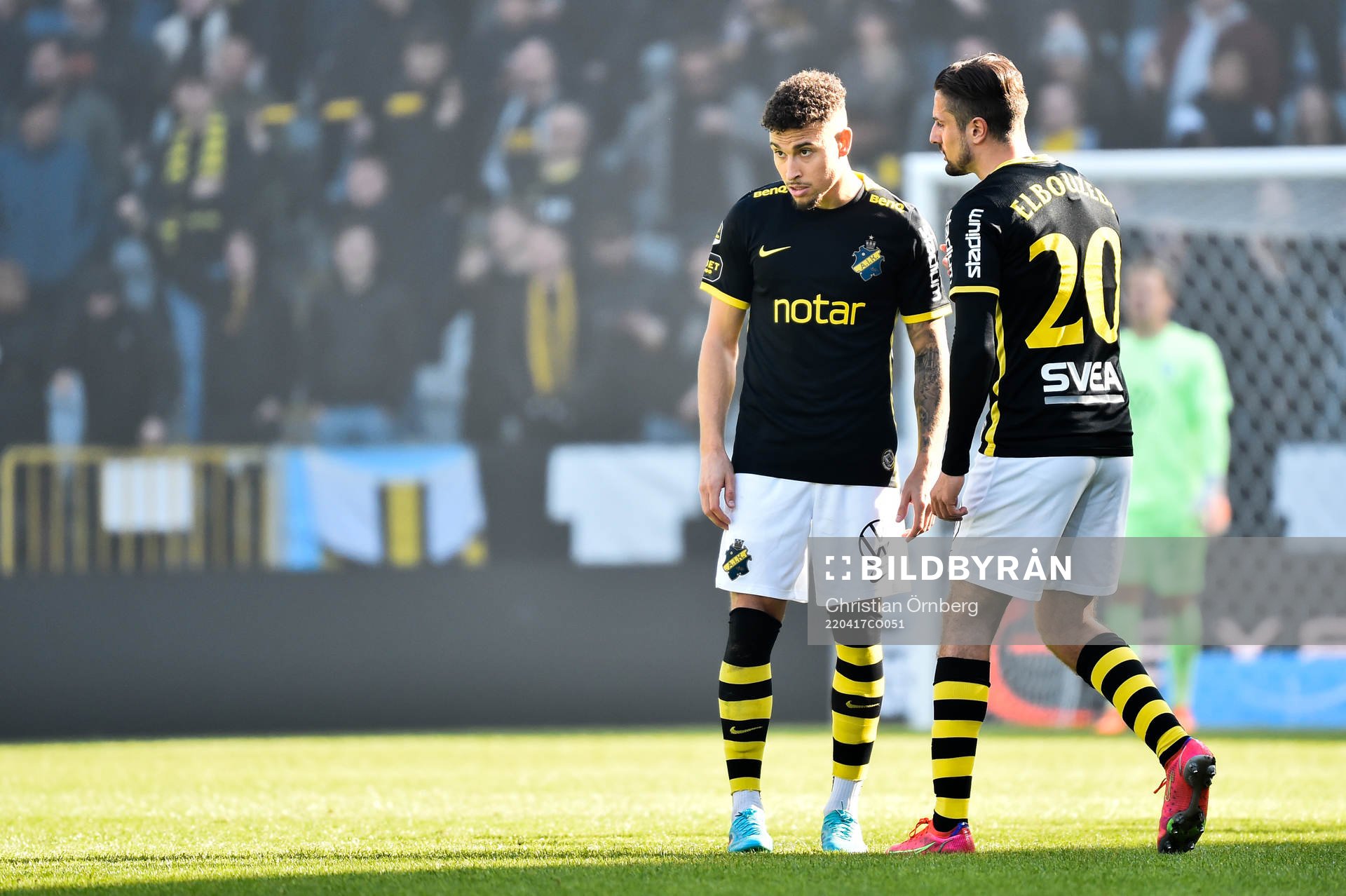 s Jordan Larsson och Zachary Elbouzedi  deppar