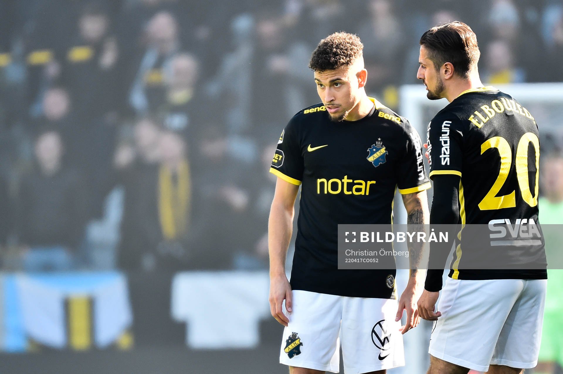 s Jordan Larsson och Zachary Elbouzedi  deppar