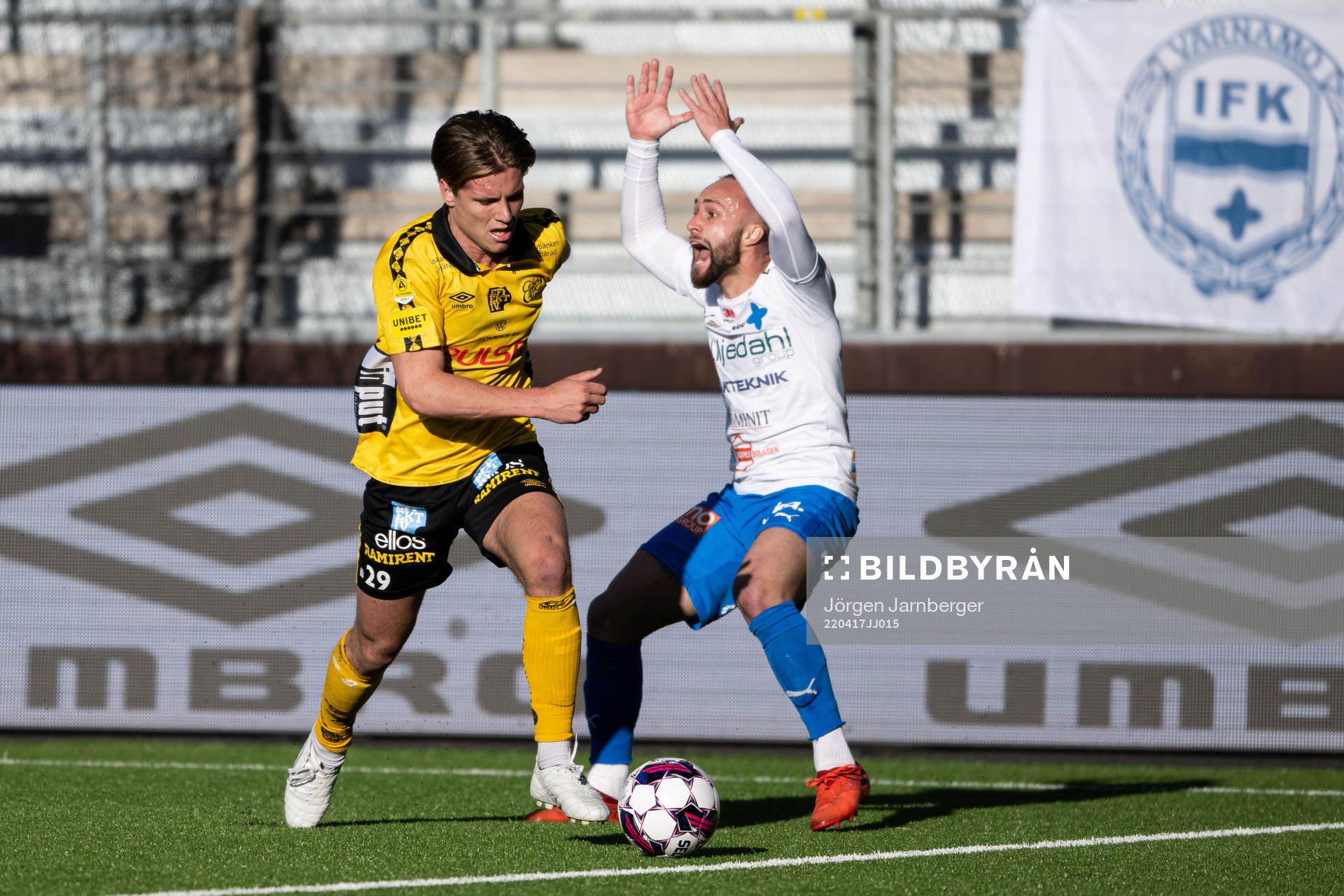 Elfsborgs Oliver Zandén och Värnamos Evaldo Nascimento