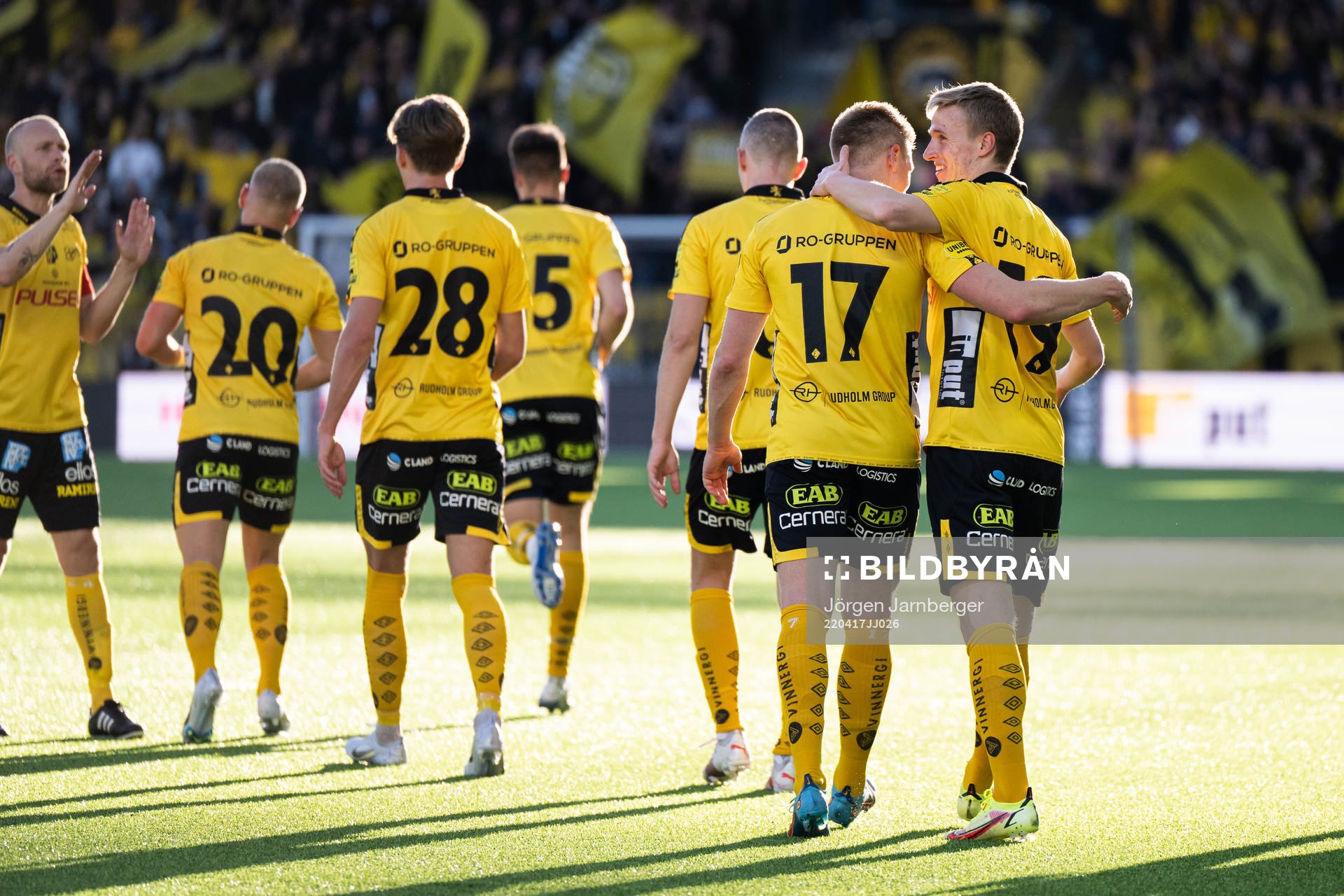 Elfsborgs Jeppe Møldrup Okkels jublar med Per Frick