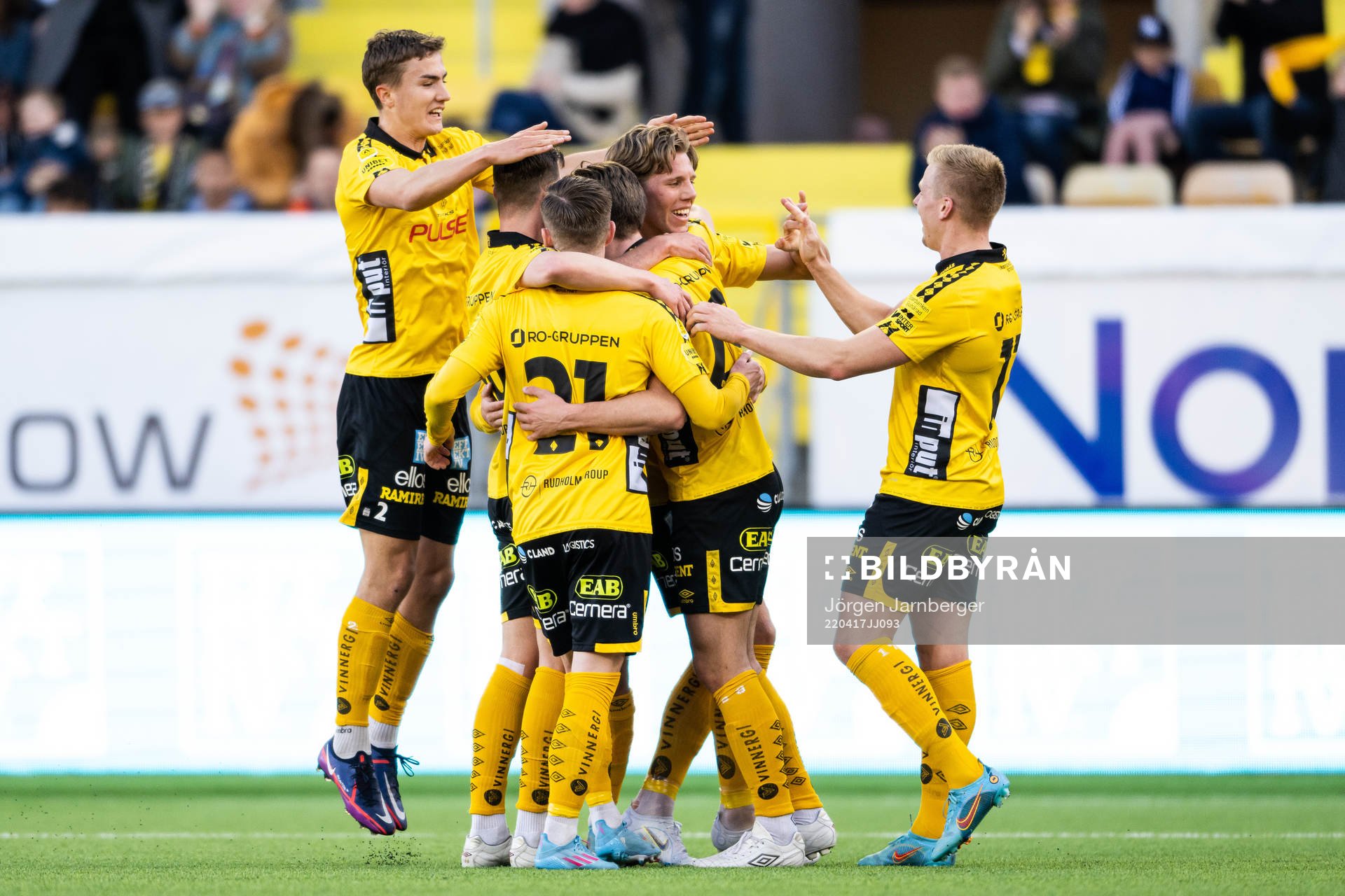 Elfsborgs Noah Söderberg jublar med lagkamrater