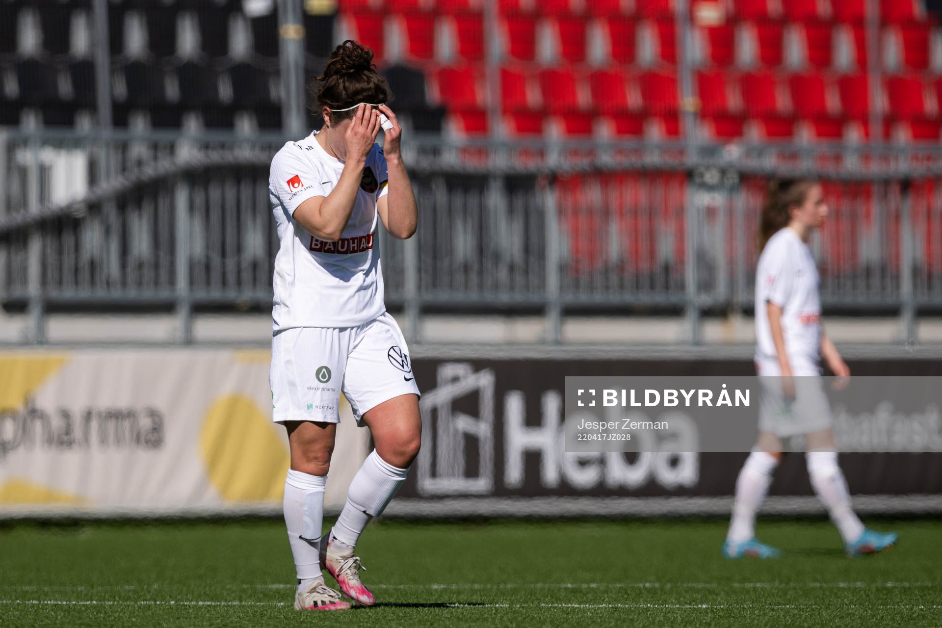 Brommapojkarnas Shannon Woeller deppar