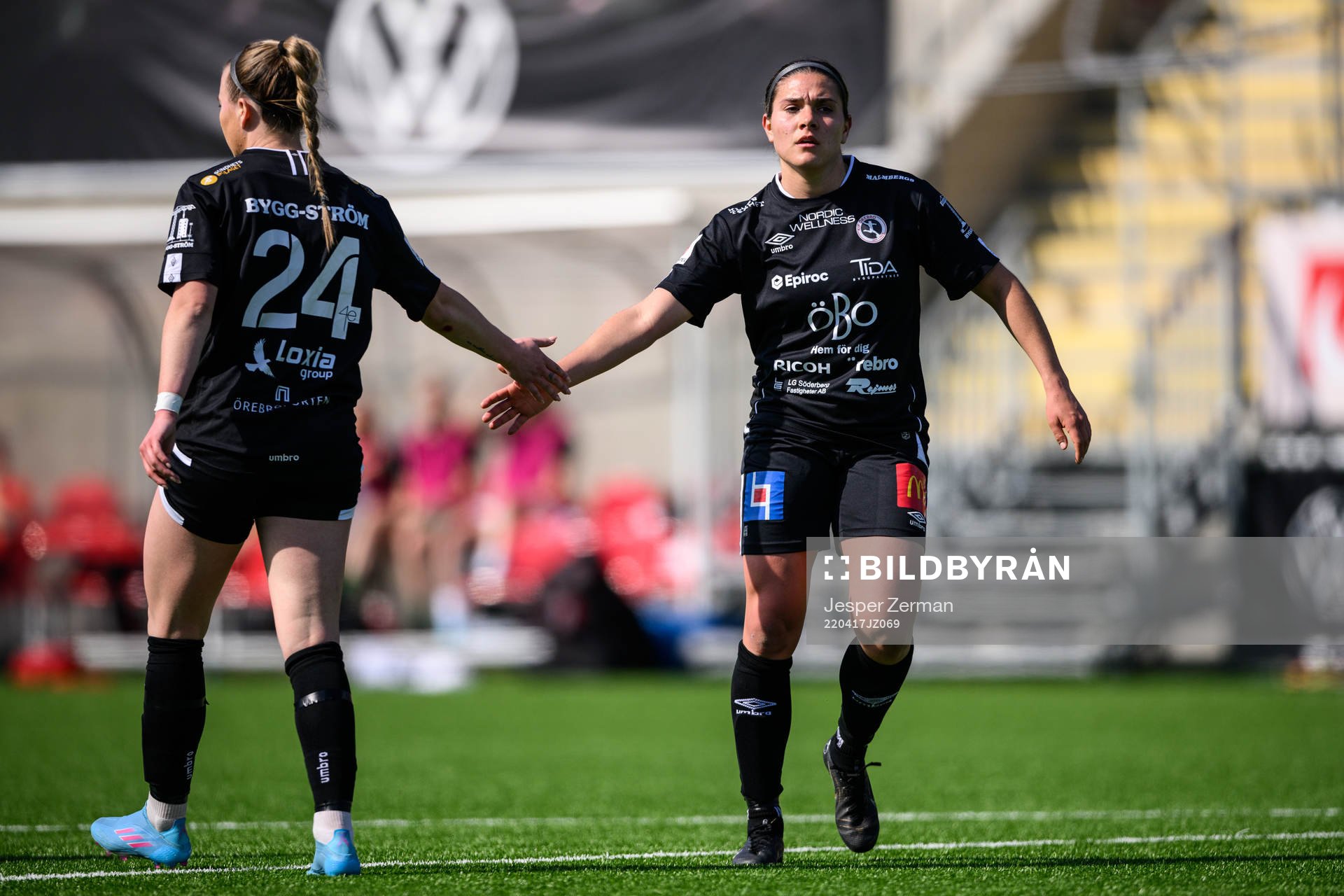 Örebros Jenna Hellstrom och Carly Wickenheiser