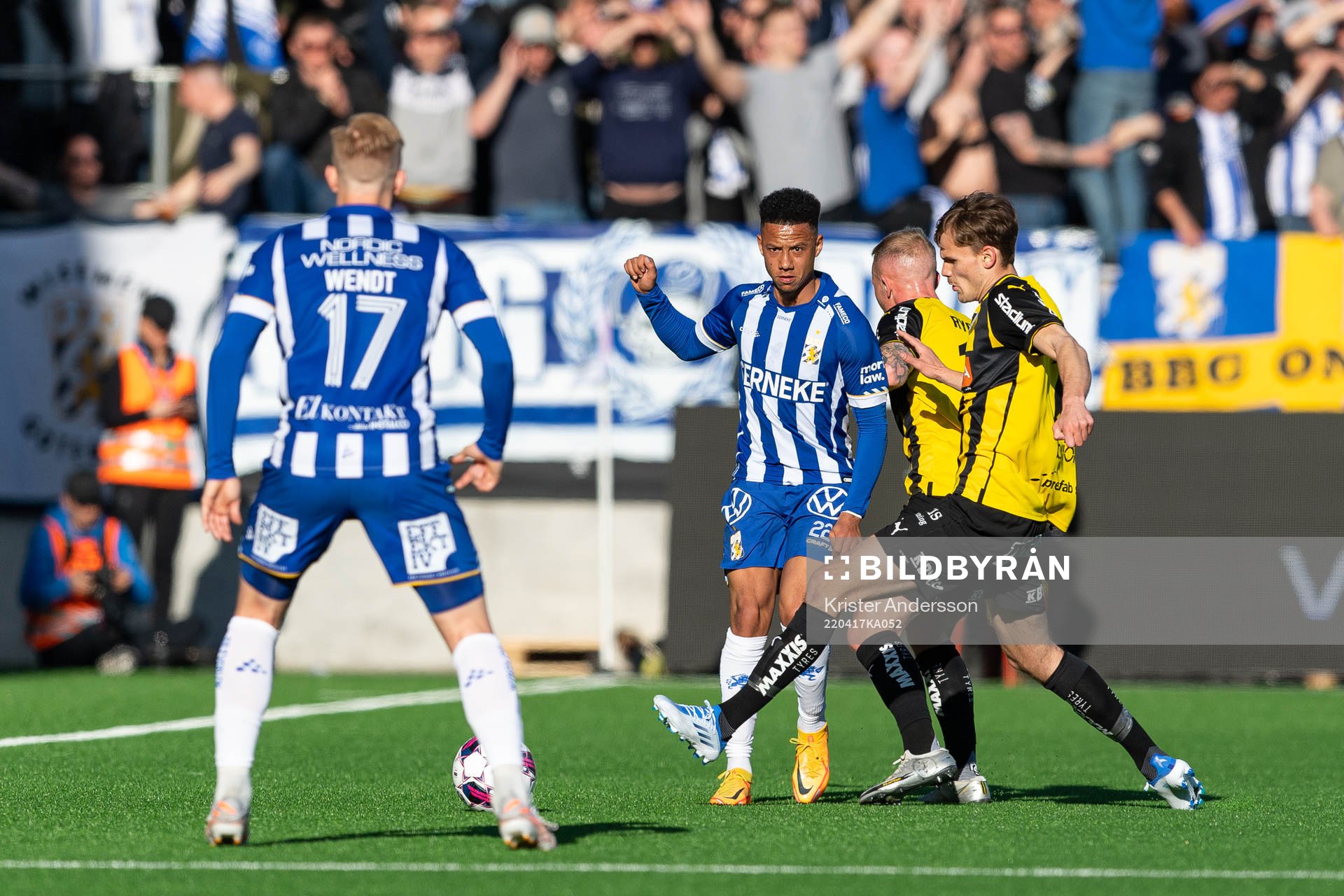 IFK Göteborgs Tobias Sana och Häckens Oscar Uddenäs