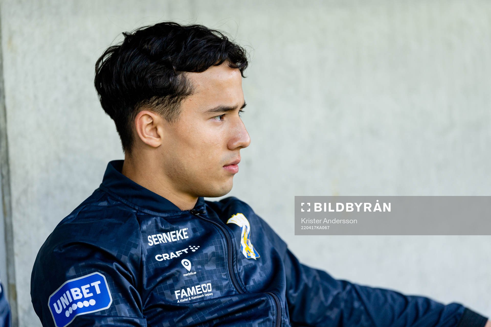 IFK Göteborgs Hussein Carneil på bänken före