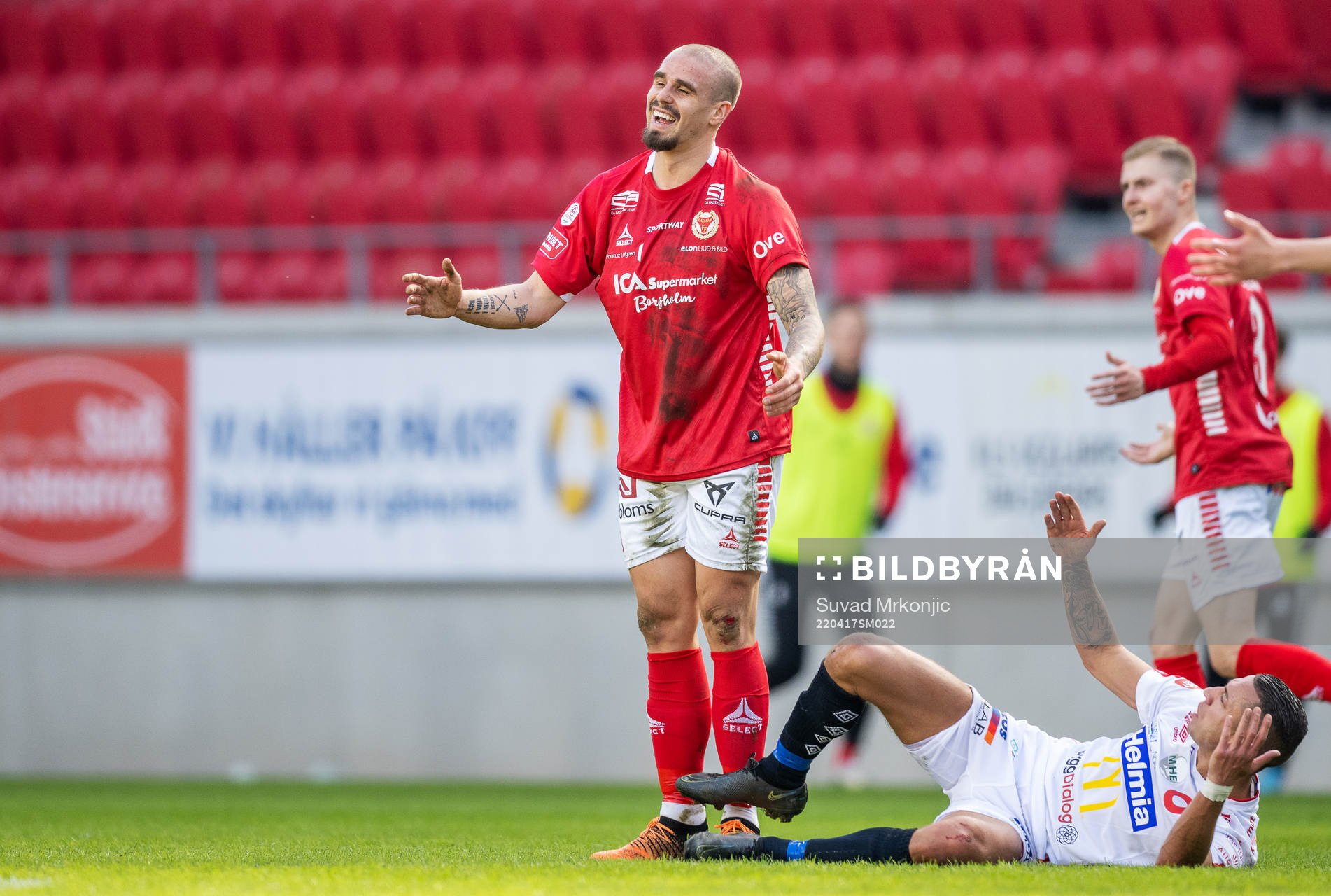 Kalmars Douglas Bergqvist och Degerfors Nikola Djurdjic