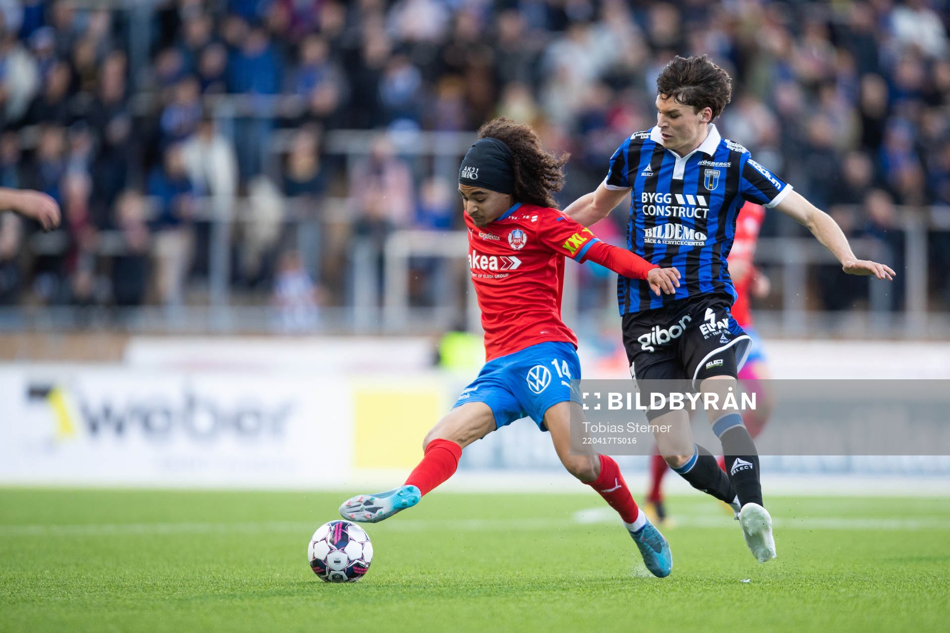 Helsingborgs Adam Kaied och Sirius Jamie Roche