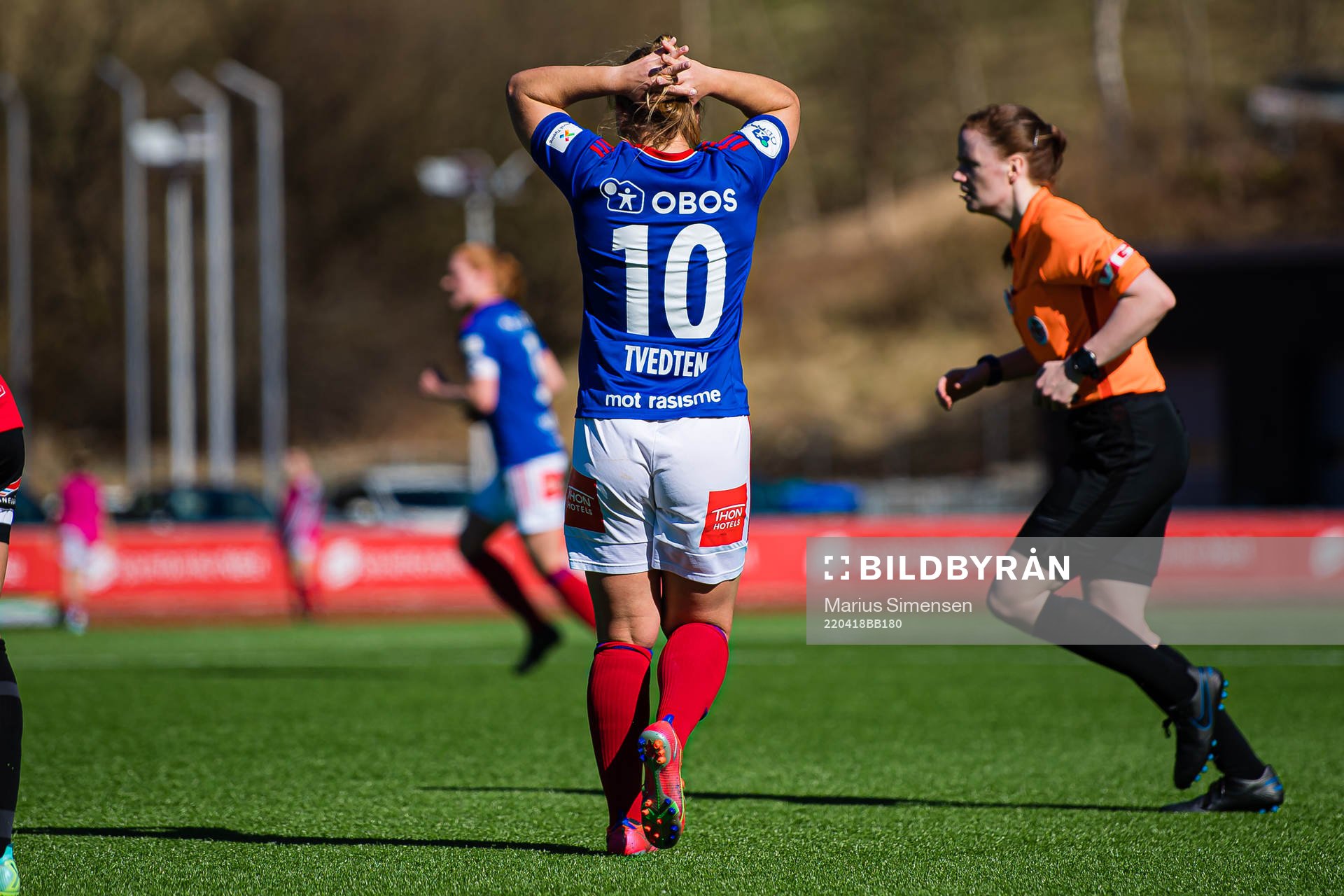Olaug Tvedten of Vålerenga reacts