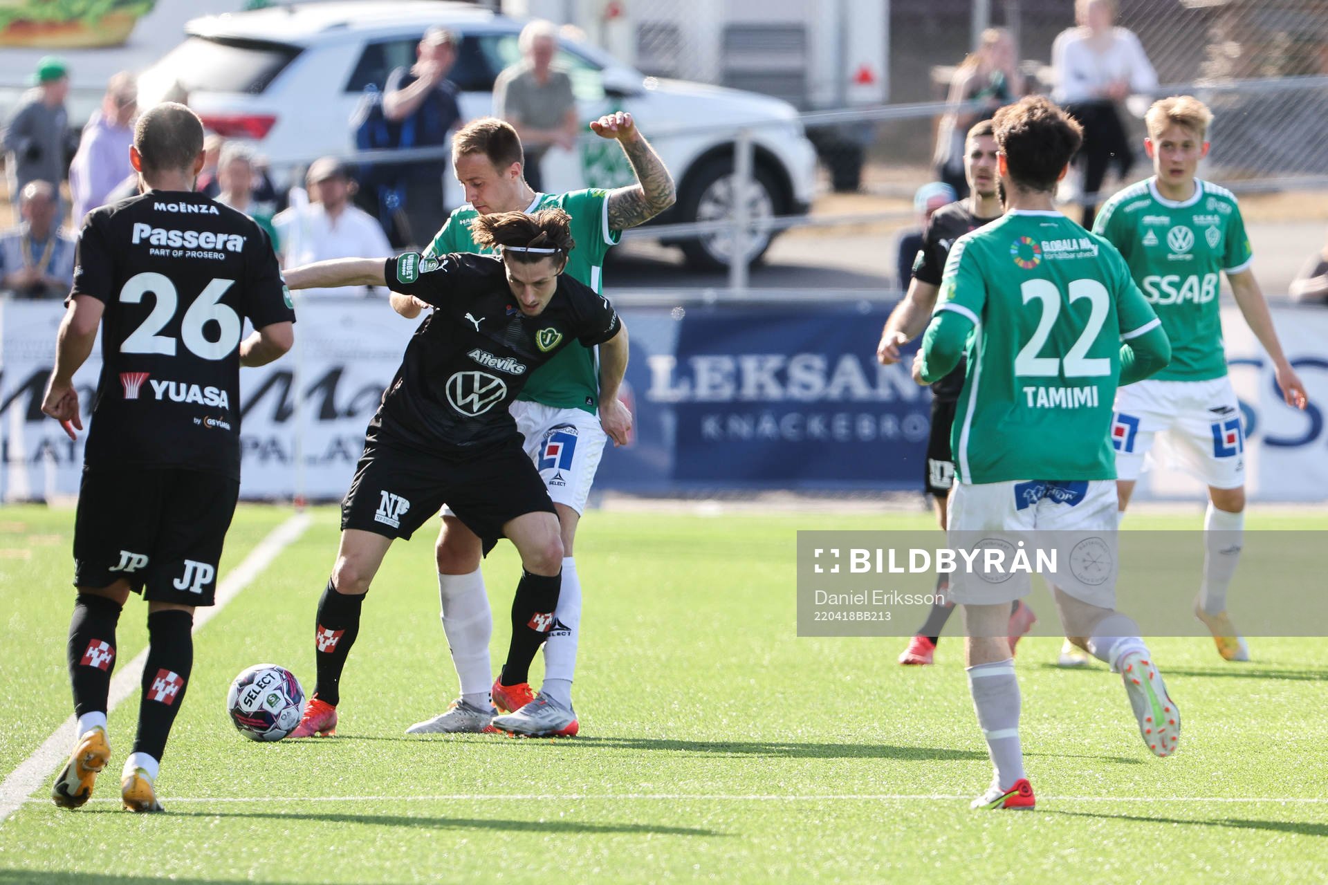Jönköpings Adnan Maric och Brages Anton Lundin under fotbollsmatchen i Superettan mellan Brage och Jönköpings Södra den 18 april 2022 i Borlänge.