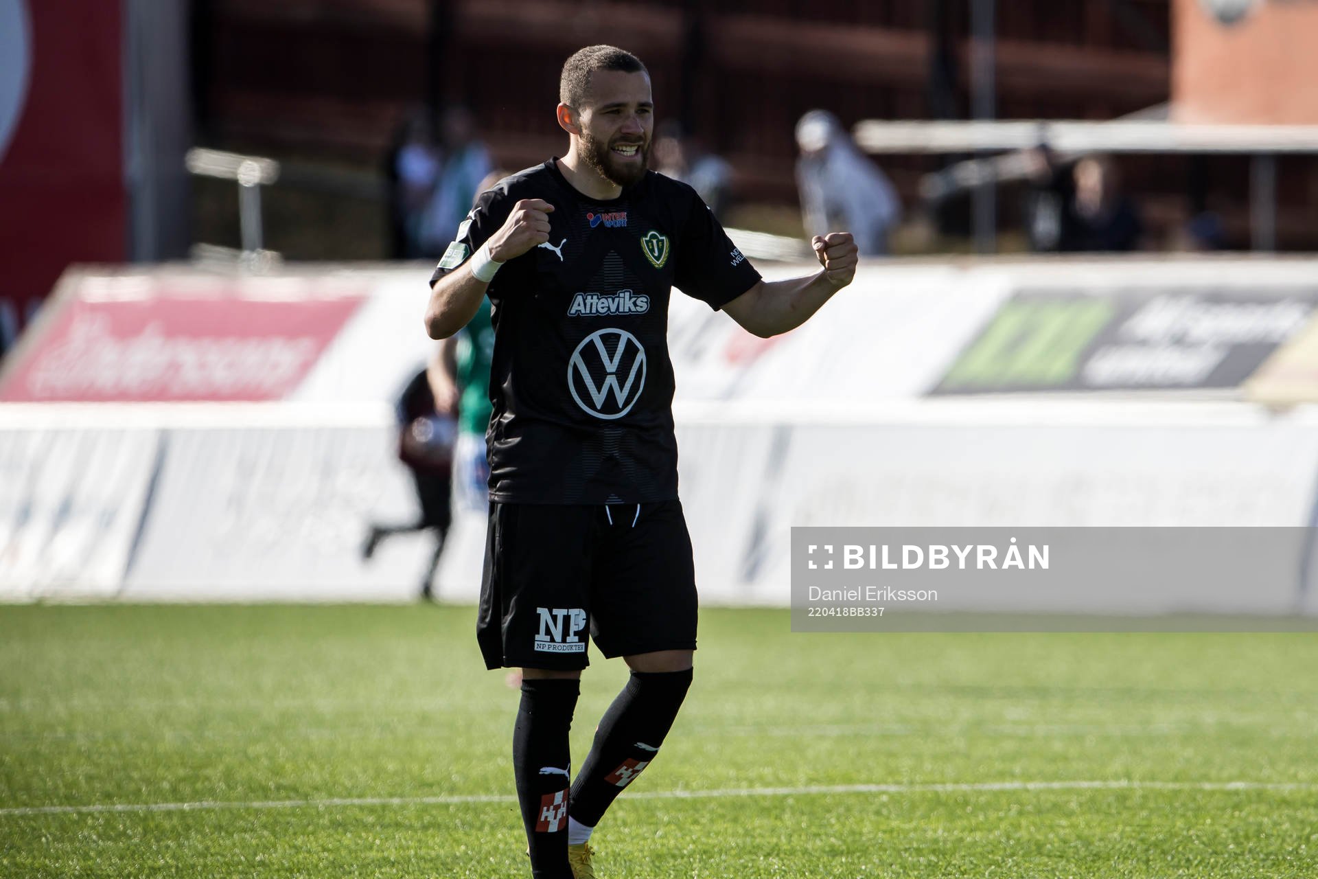 Jönköpings Malkom Moenza jublar