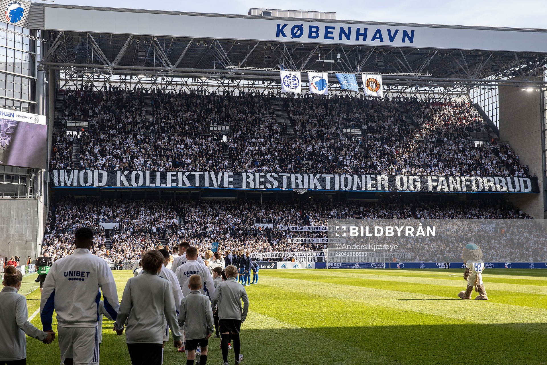 [DK=20220418: FC København fanprotest]