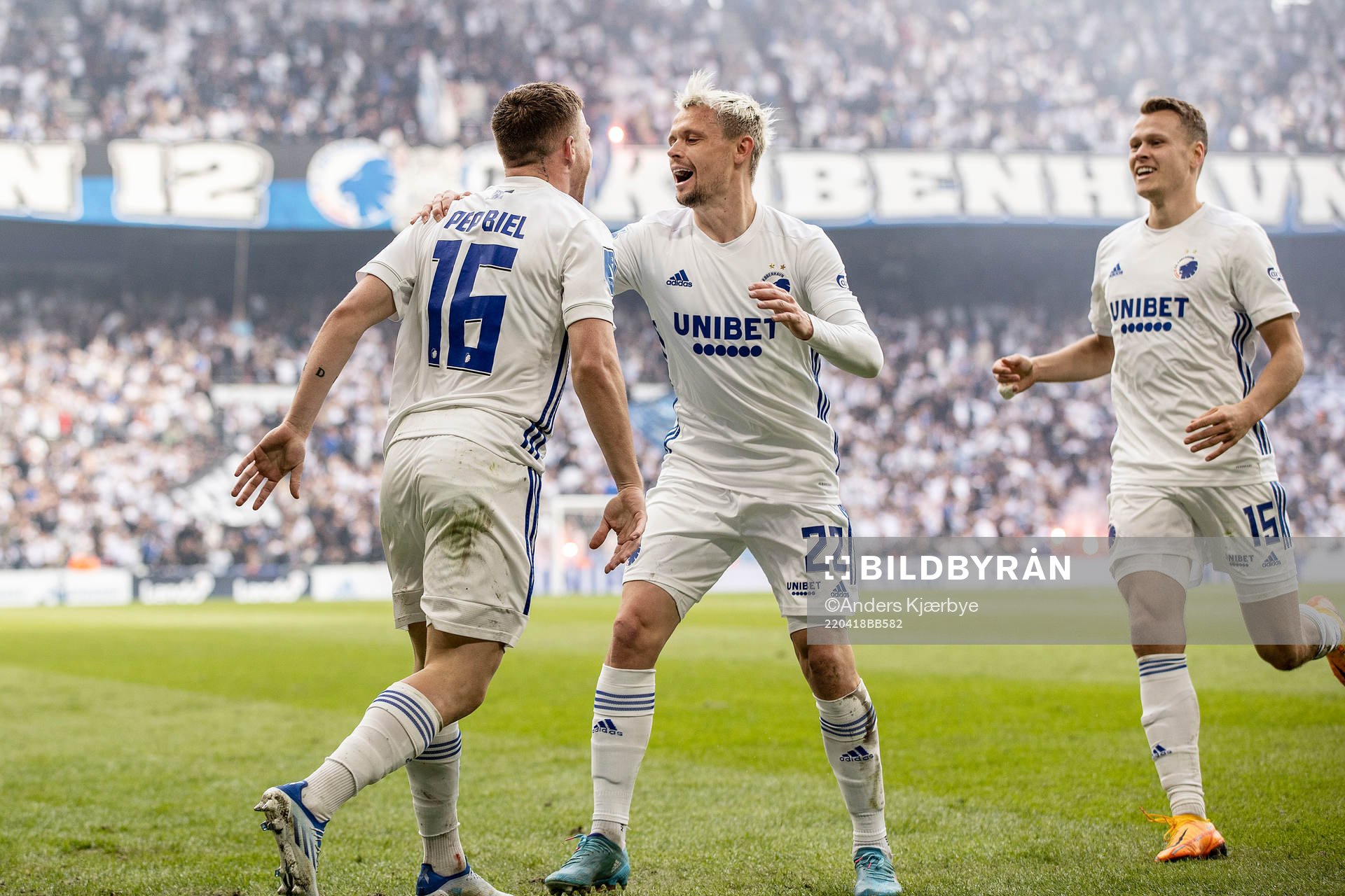 [DK=20220418: Viktor Claesson (15), FC København, Peter