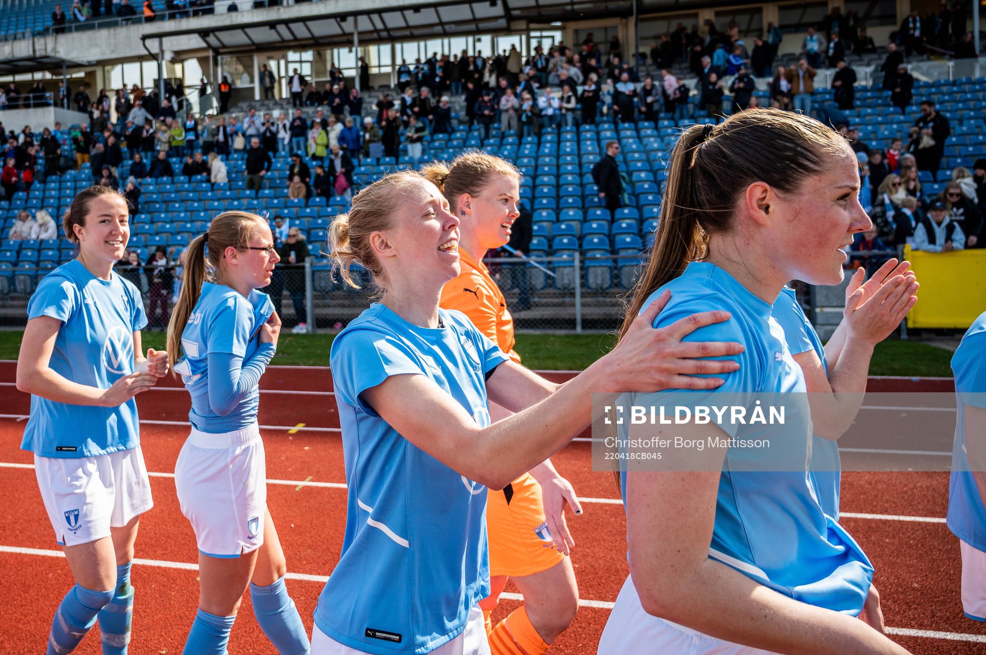Malmö FFs Stina Stadig och Linnea Svensson jublar