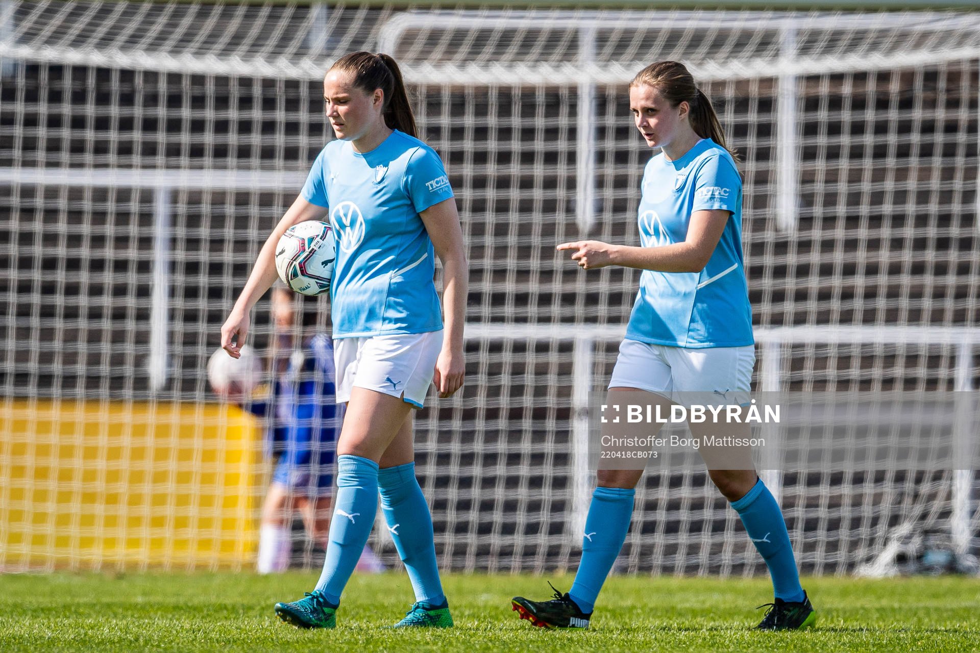 Malmö FFs Linnea Svensson och Ida Lyberg deppar